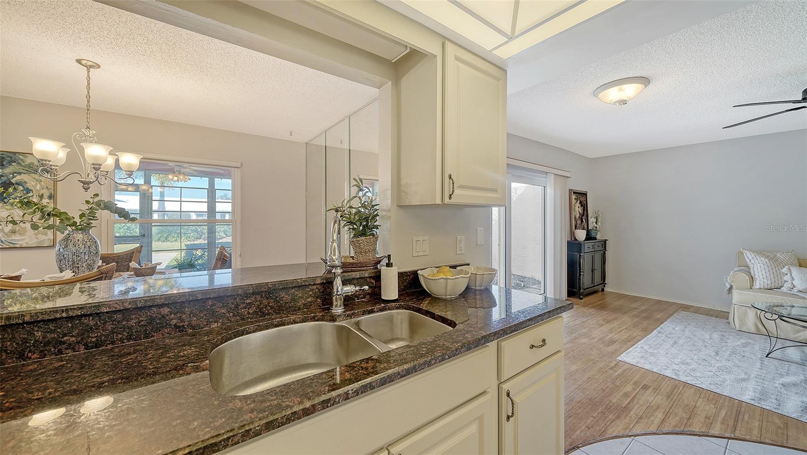 6810 9TH AVE W, BRADENTON, FL, 34209