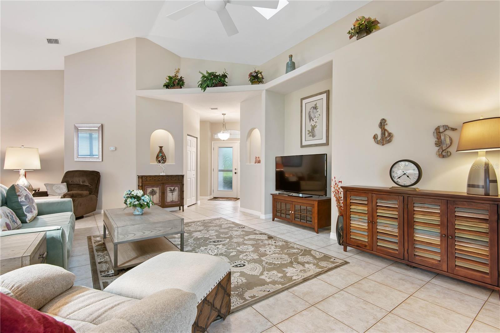 11 RAINTREE CIR, PALM COAST, FL, 32164