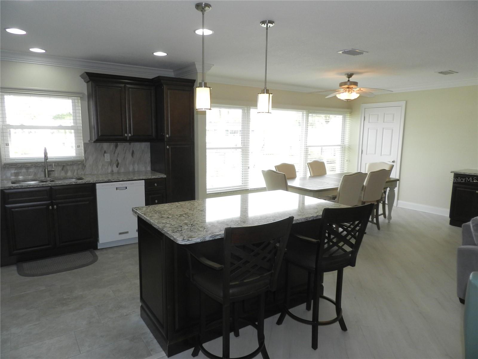 214 ELMWOOD CIR #214, SEMINOLE, FL, 33777