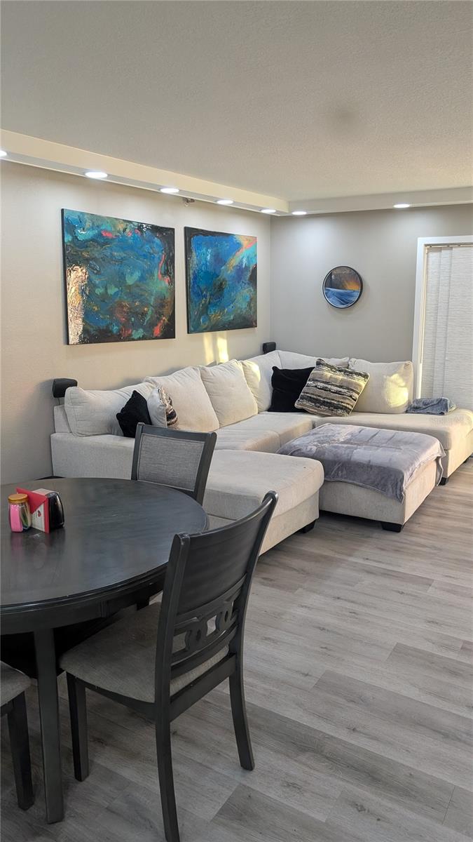 7432 SUNSHINE SKYWAY LN S #206, ST PETERSBURG, FL, 33711