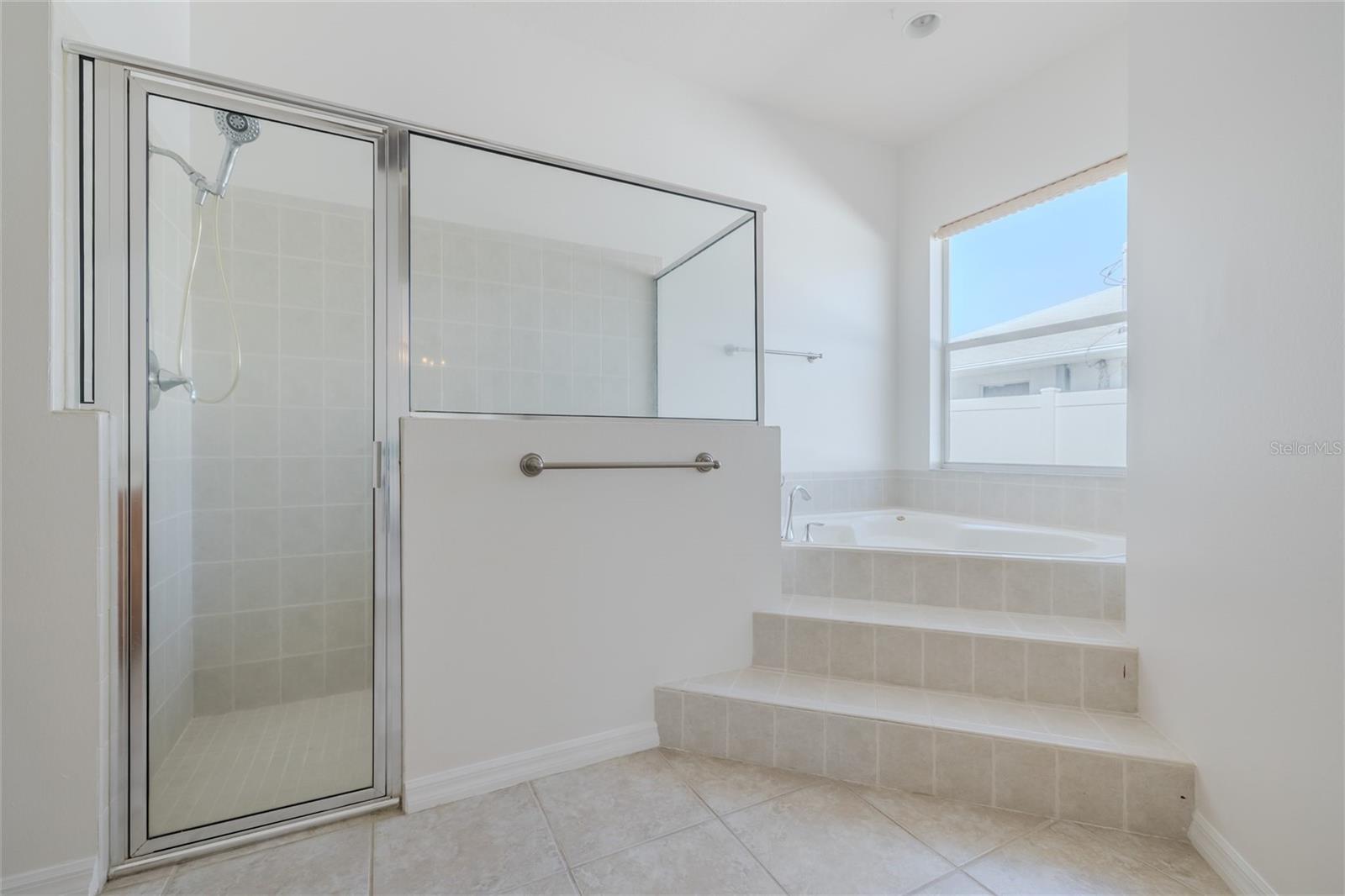 3039 PINE TREE DR, EDGEWATER, FL, 32141