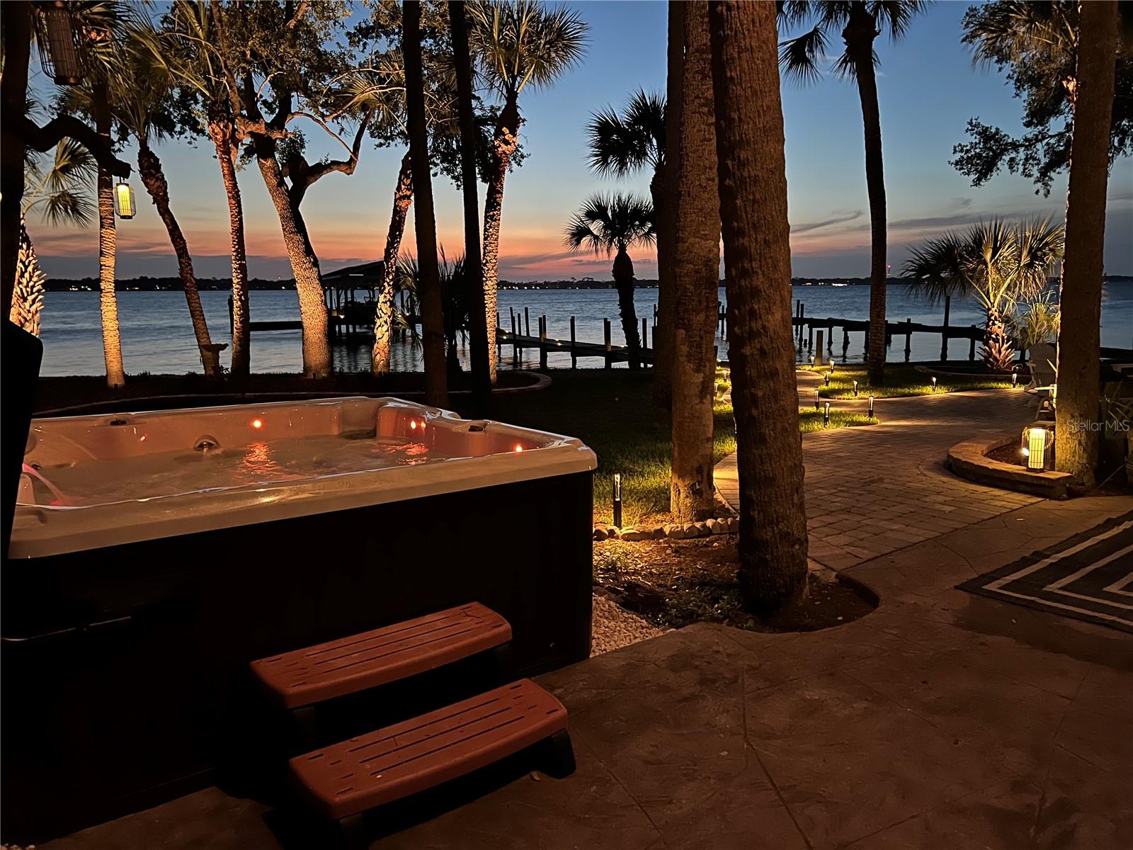 3665 S TROPICAL TRL, MERRITT ISLAND, FL, 32952