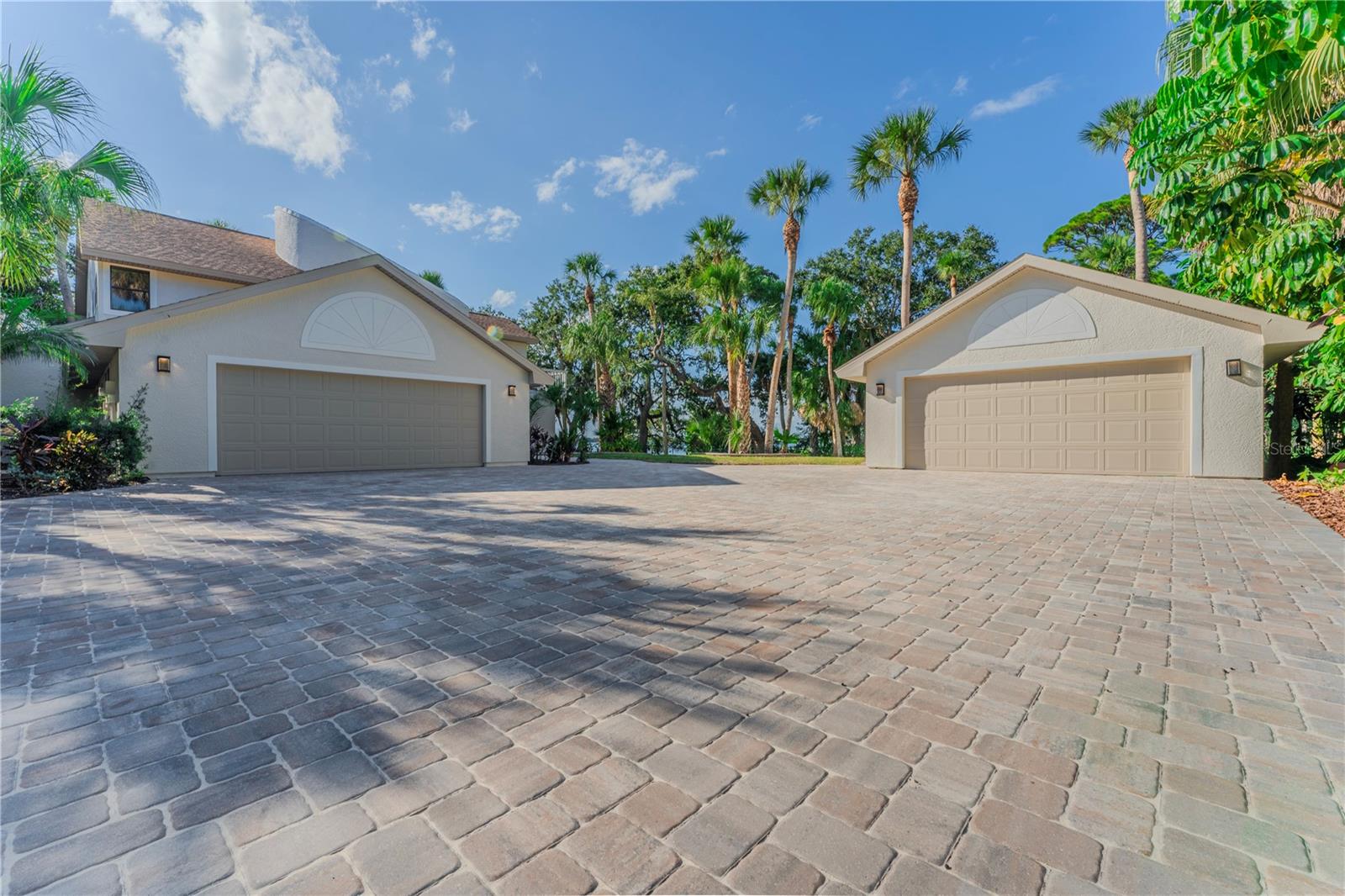 3665 S TROPICAL TRL, MERRITT ISLAND, FL, 32952