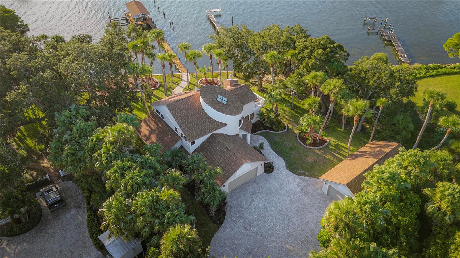 3665 S TROPICAL TRL, MERRITT ISLAND, FL, 32952