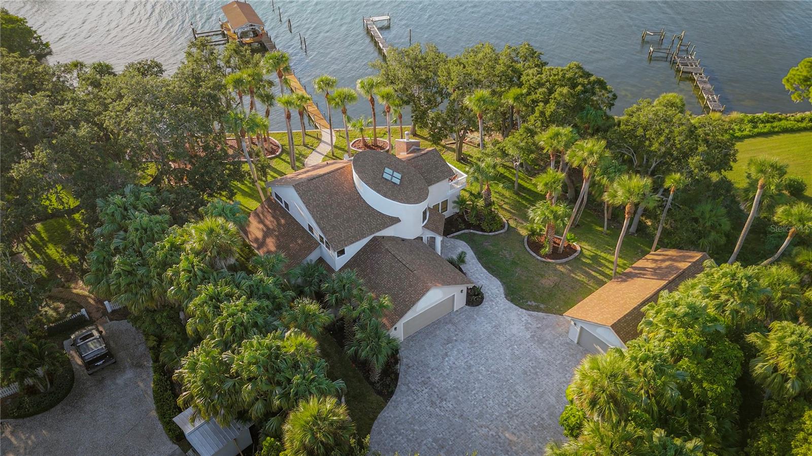 3665 S TROPICAL TRL, MERRITT ISLAND, FL, 32952