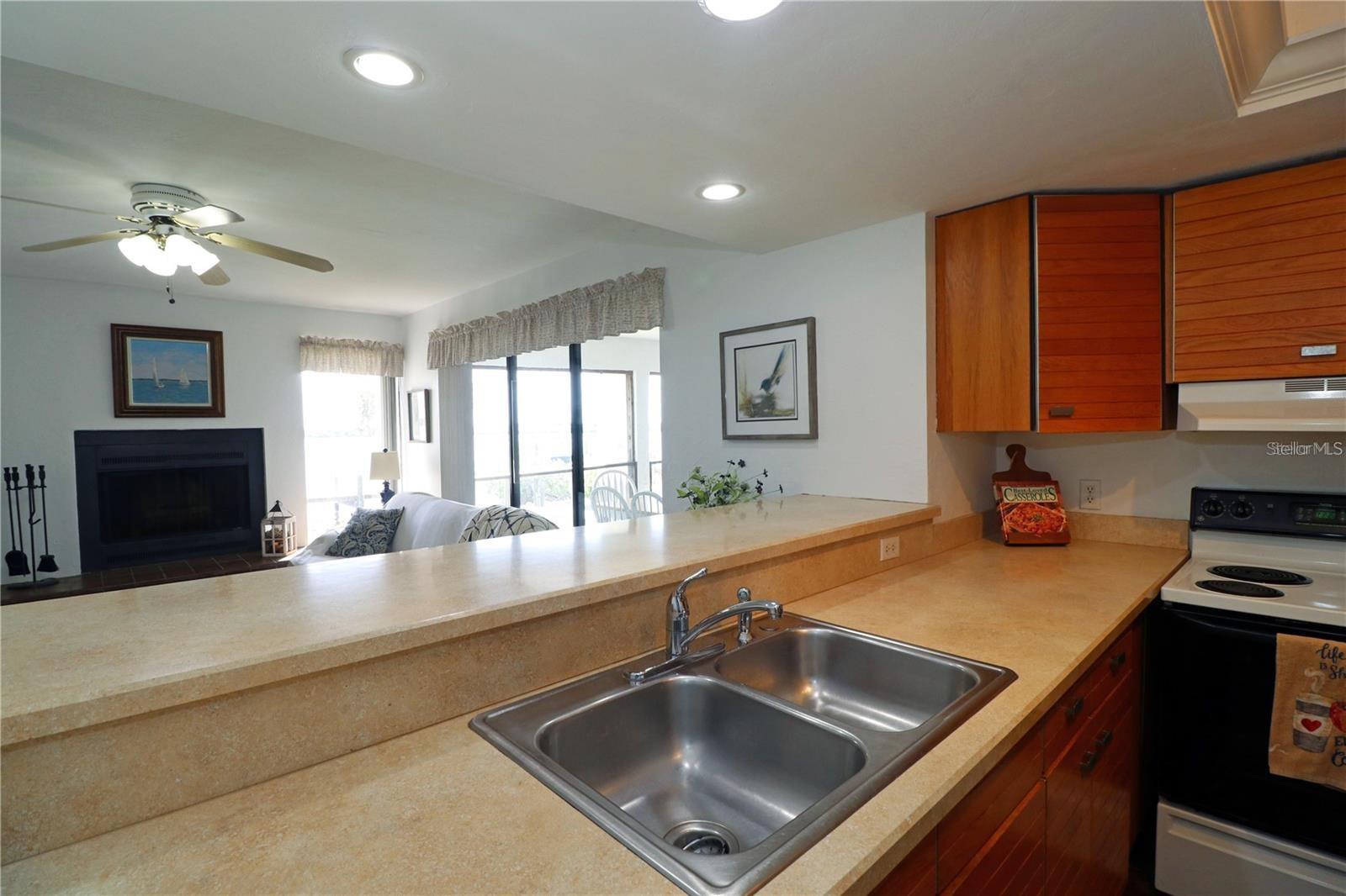 3000 PEACE RIVER DR, PUNTA GORDA, FL, 33983
