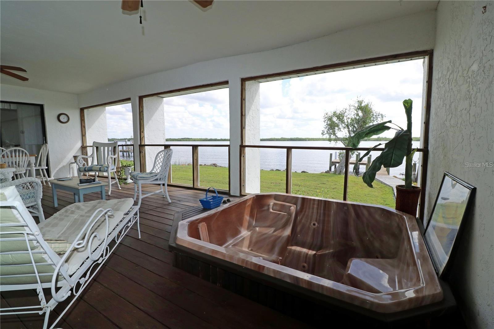 3000 PEACE RIVER DR, PUNTA GORDA, FL, 33983