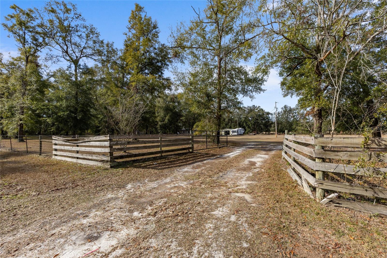 748 SW HOMESTEAD CIR, FORT WHITE, FL, 32038