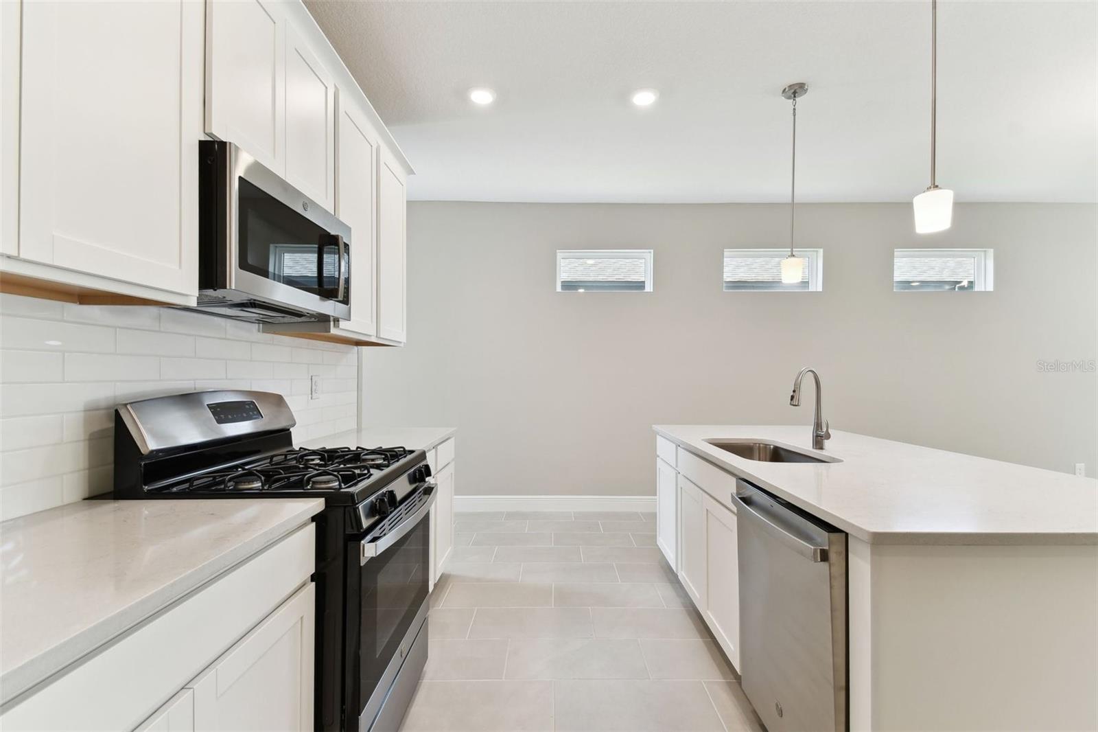 3739 NANDINA CIR, SUN CITY CENTER, FL, 33573
