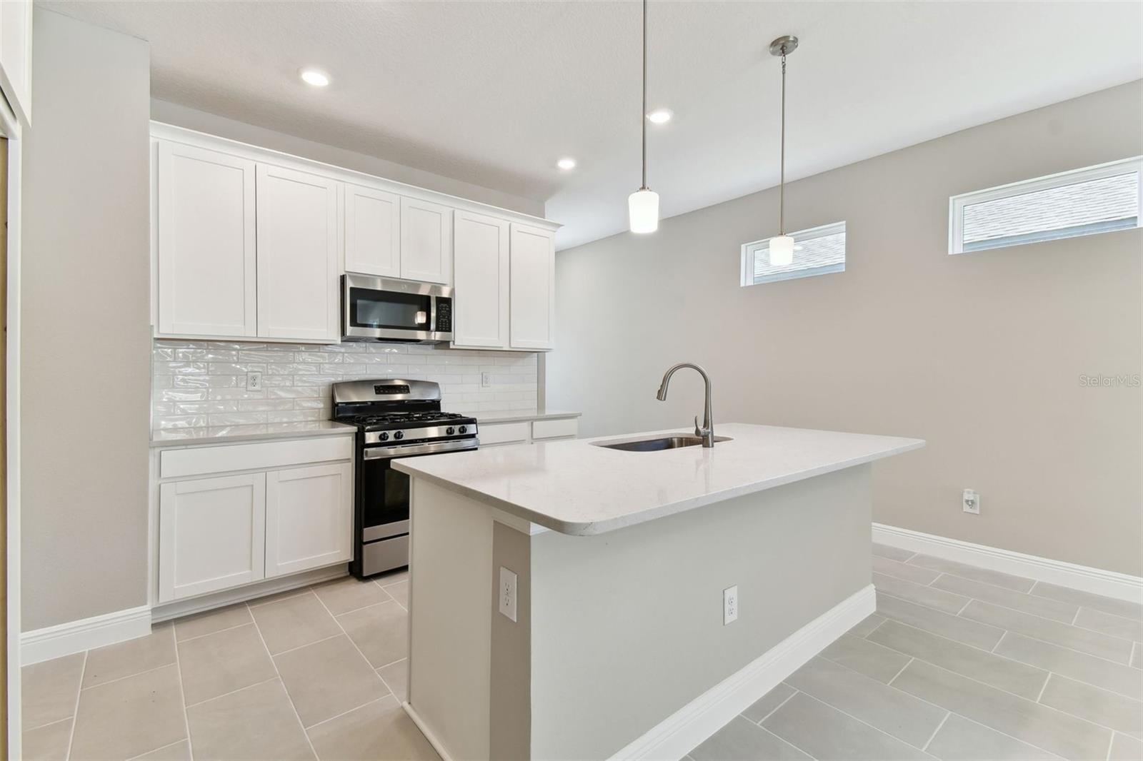 3739 NANDINA CIR, SUN CITY CENTER, FL, 33573