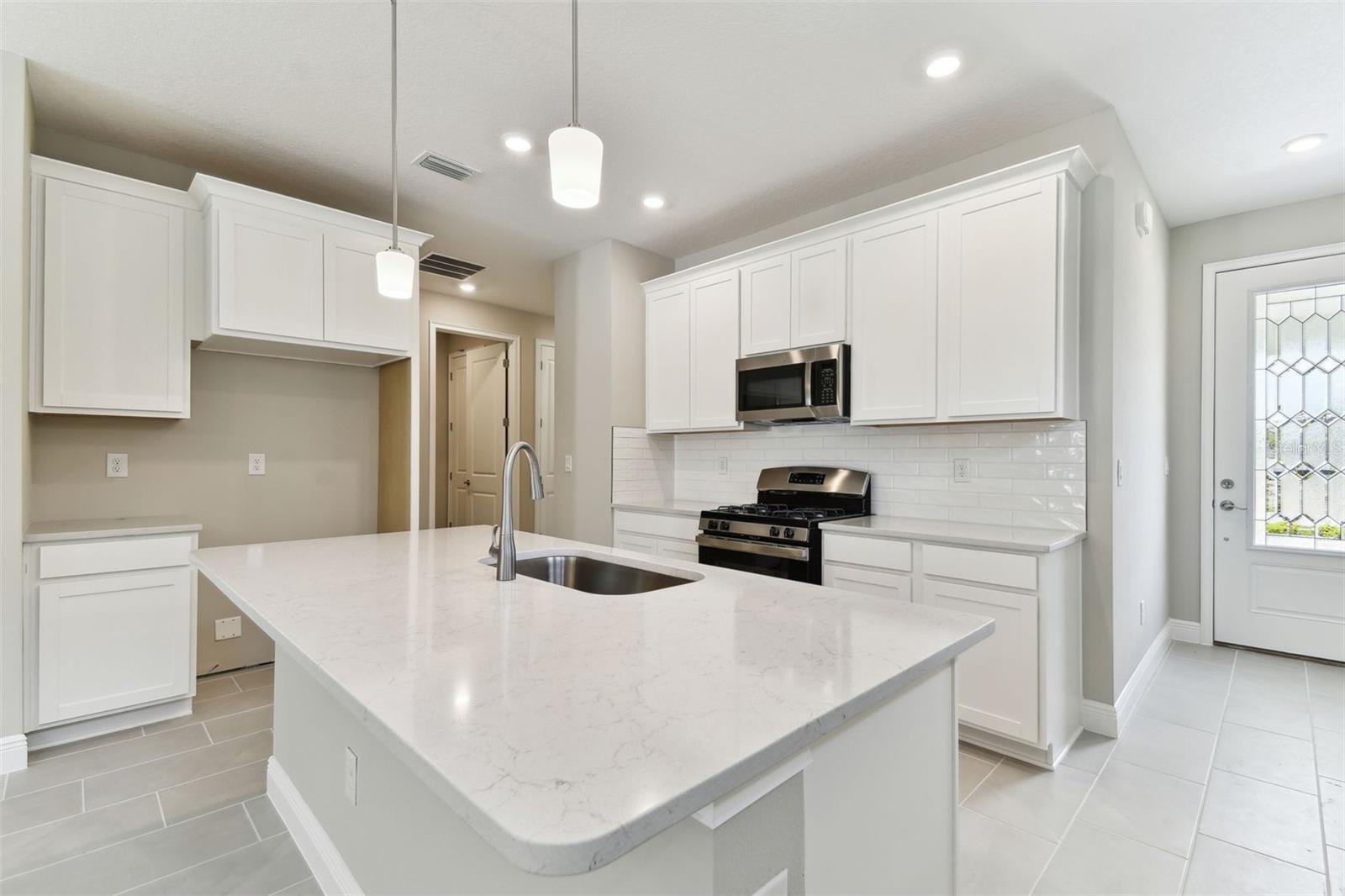 3739 NANDINA CIR, SUN CITY CENTER, FL, 33573