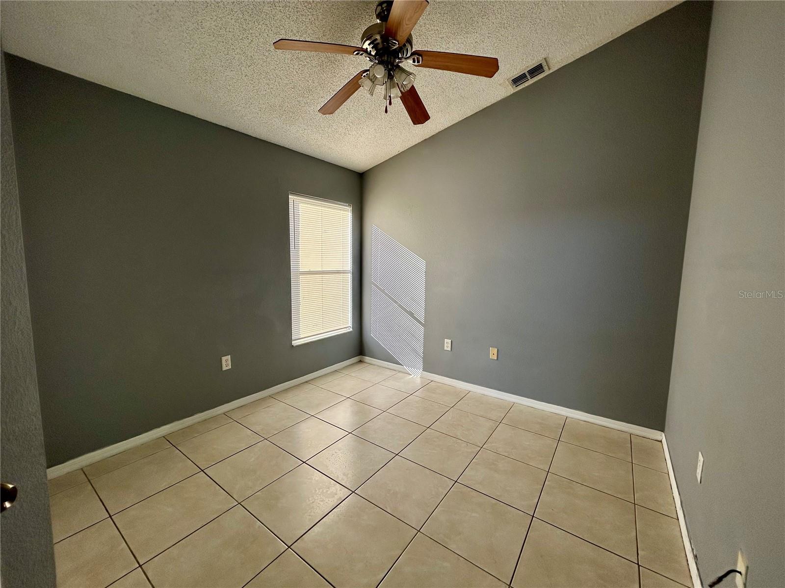 735 PRINCE CHARLES DR, DAVENPORT, FL, 33837