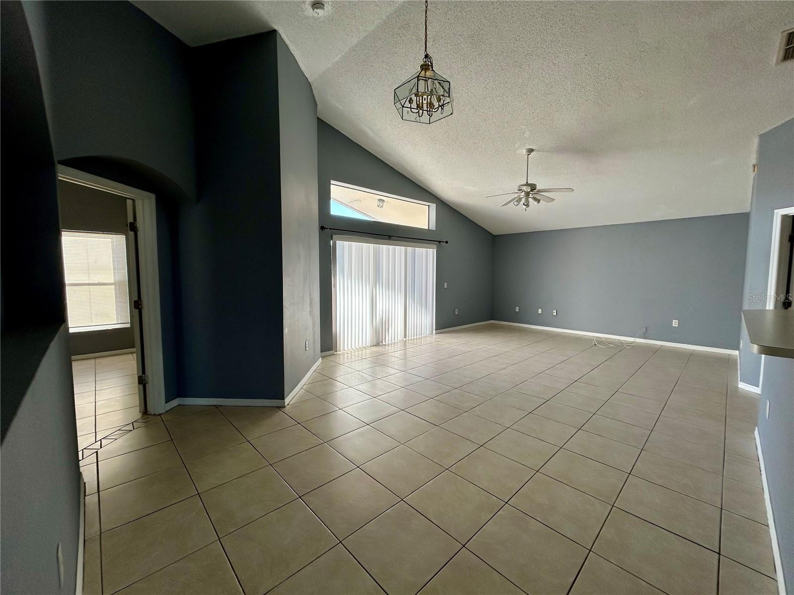 735 PRINCE CHARLES DR, DAVENPORT, FL, 33837