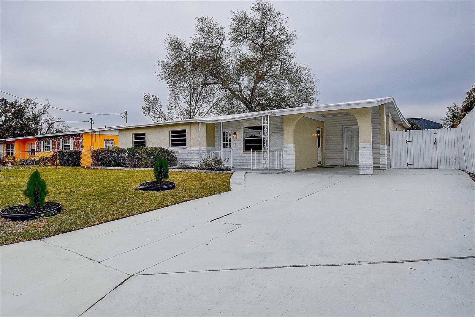 8106 FIR DR, TAMPA, FL, 33619