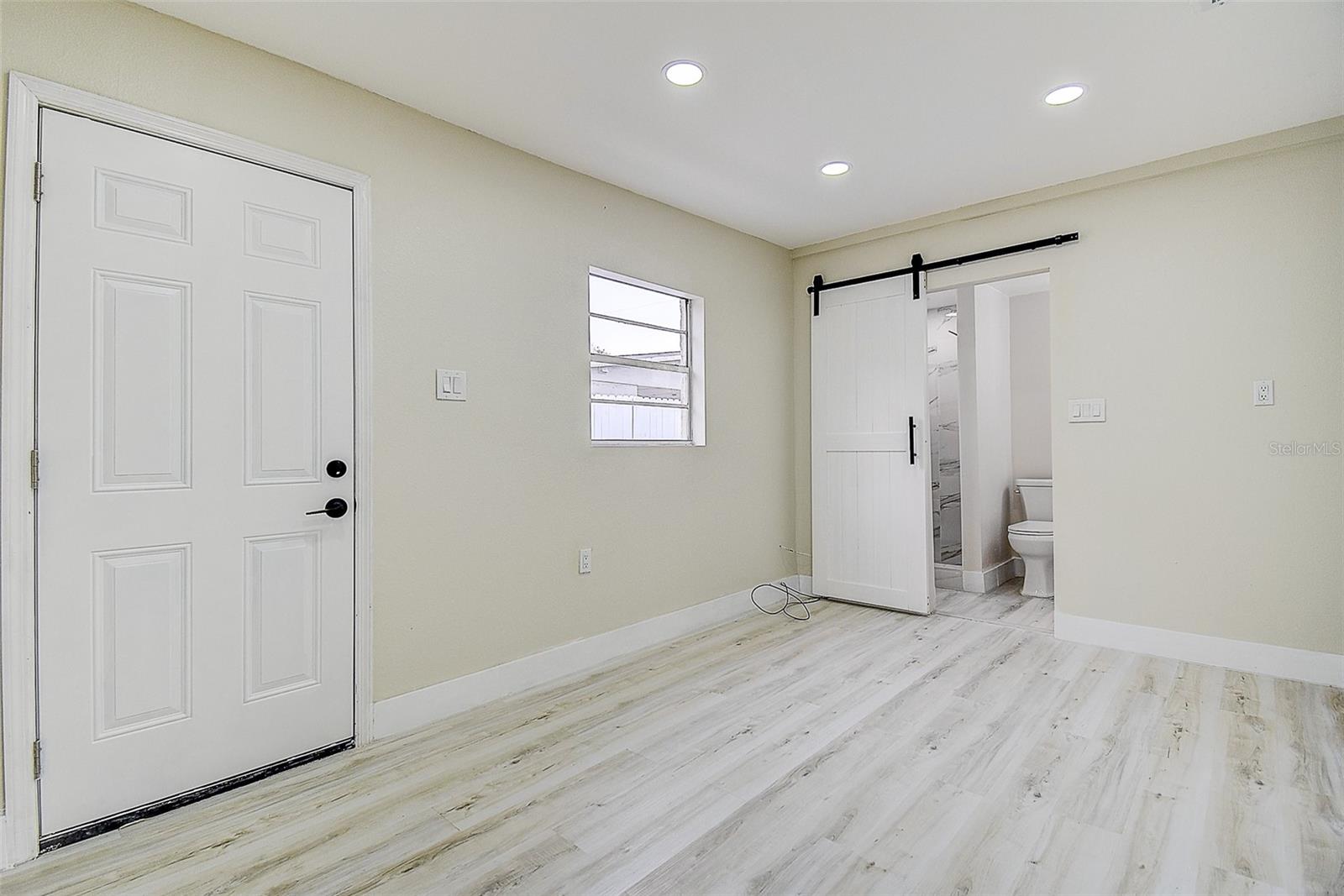 8106 FIR DR, TAMPA, FL, 33619