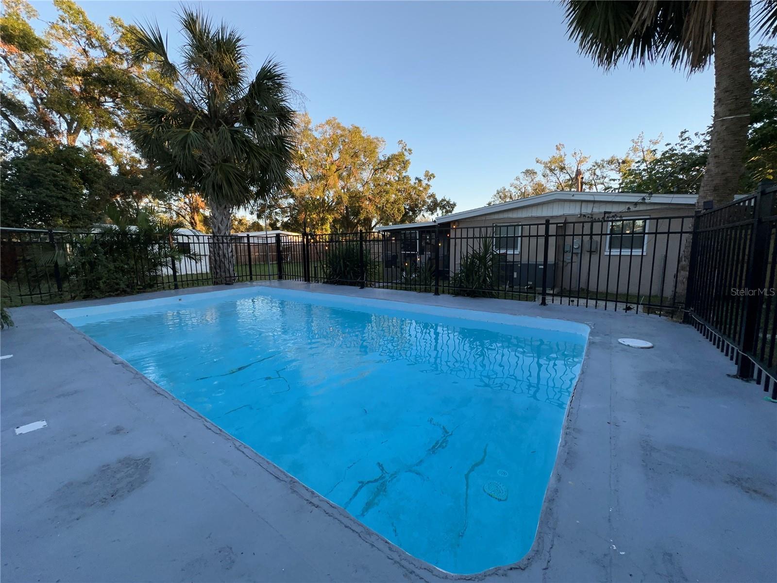 916 123RD AVE, TAMPA, FL, 33612