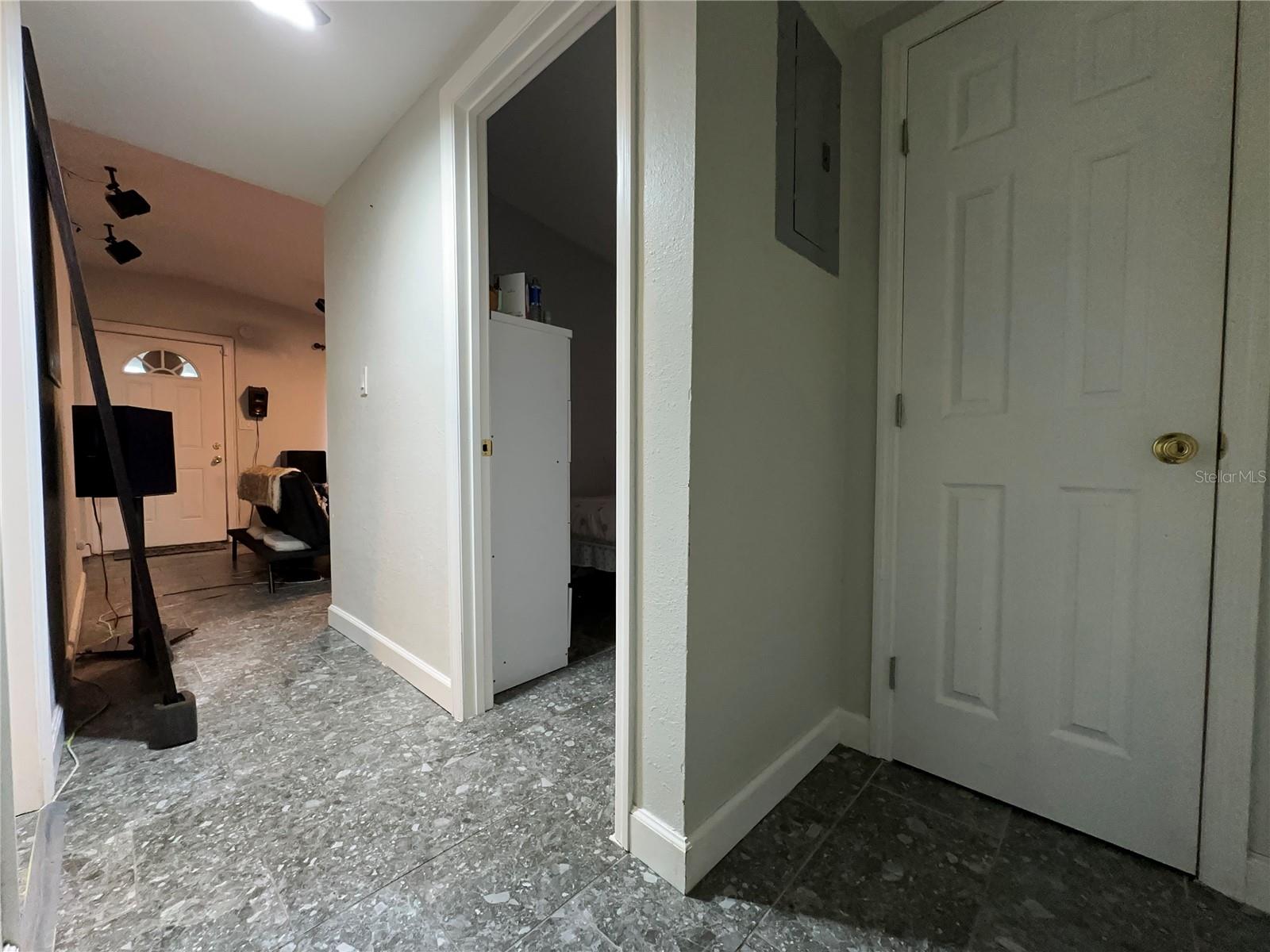 916 123RD AVE, TAMPA, FL, 33612