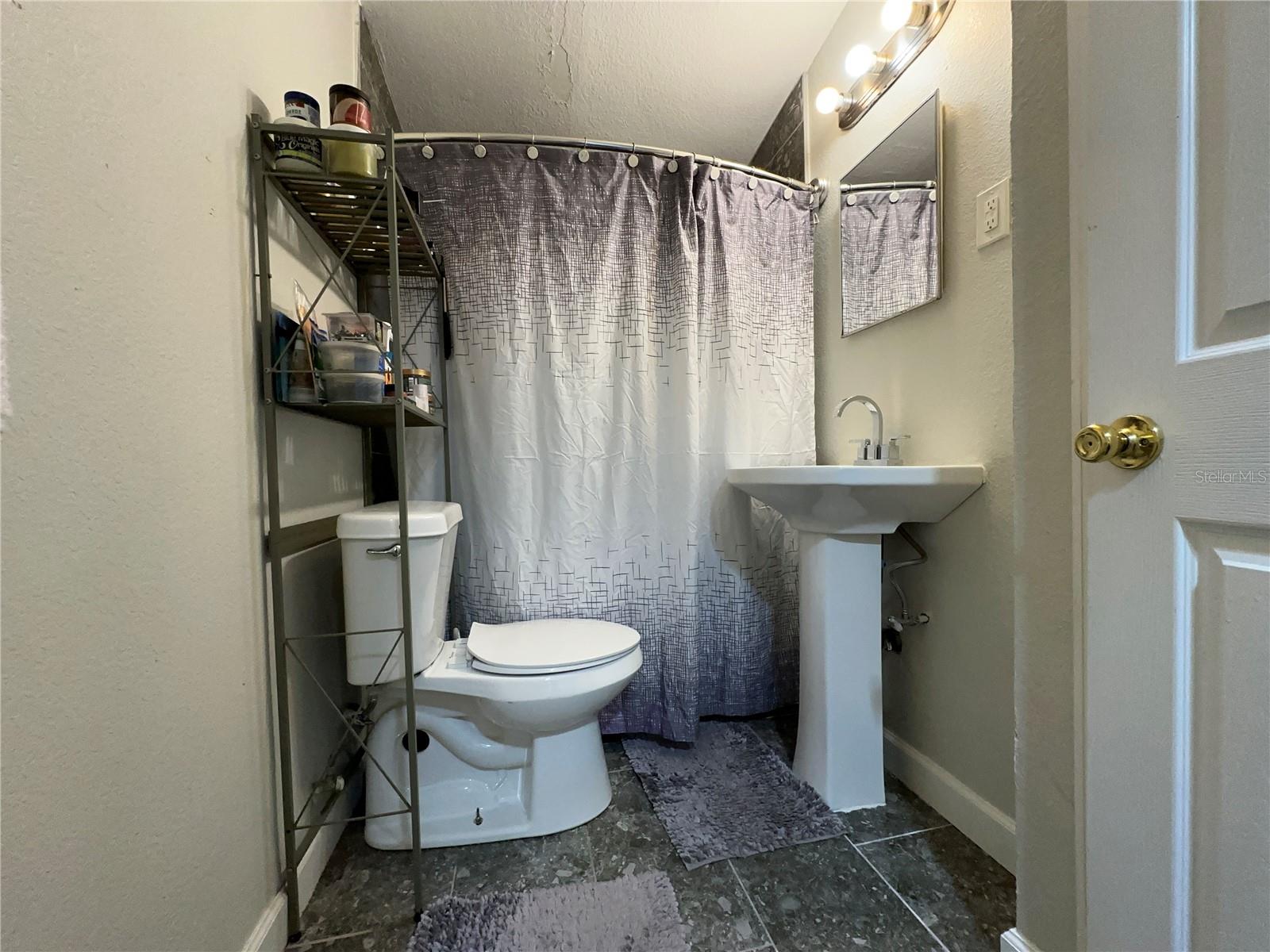 916 123RD AVE, TAMPA, FL, 33612