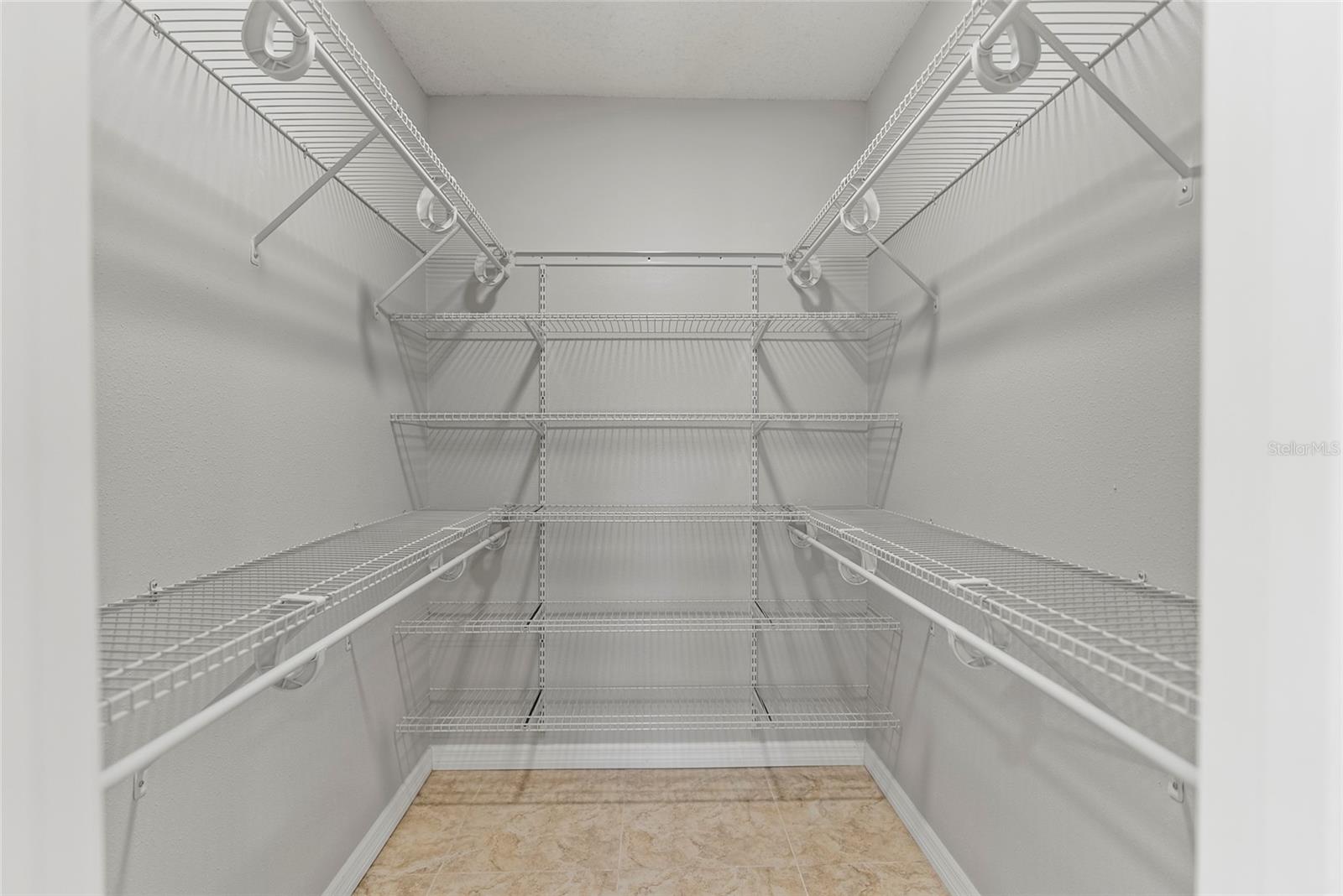 4410 WALTHAM DR, TAMPA, FL, 33634