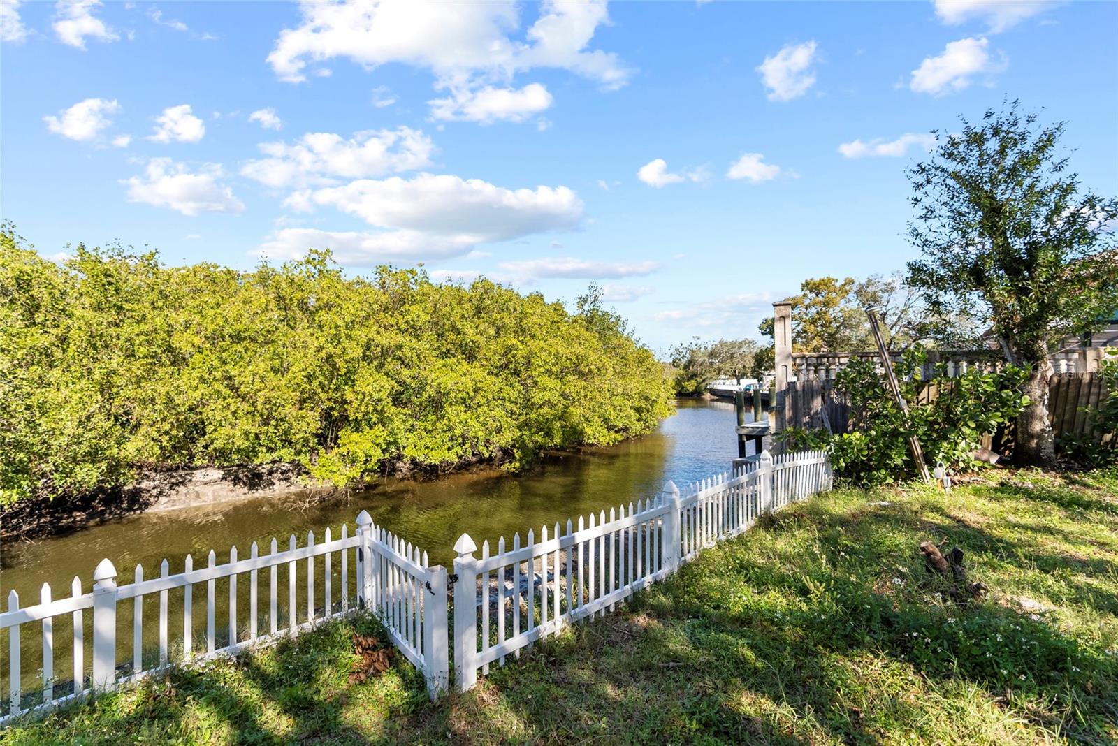 4410 WALTHAM DR, TAMPA, FL, 33634