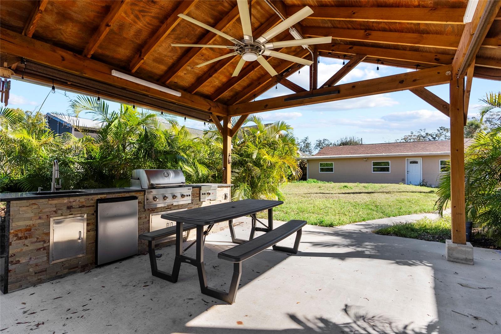 4410 WALTHAM DR, TAMPA, FL, 33634