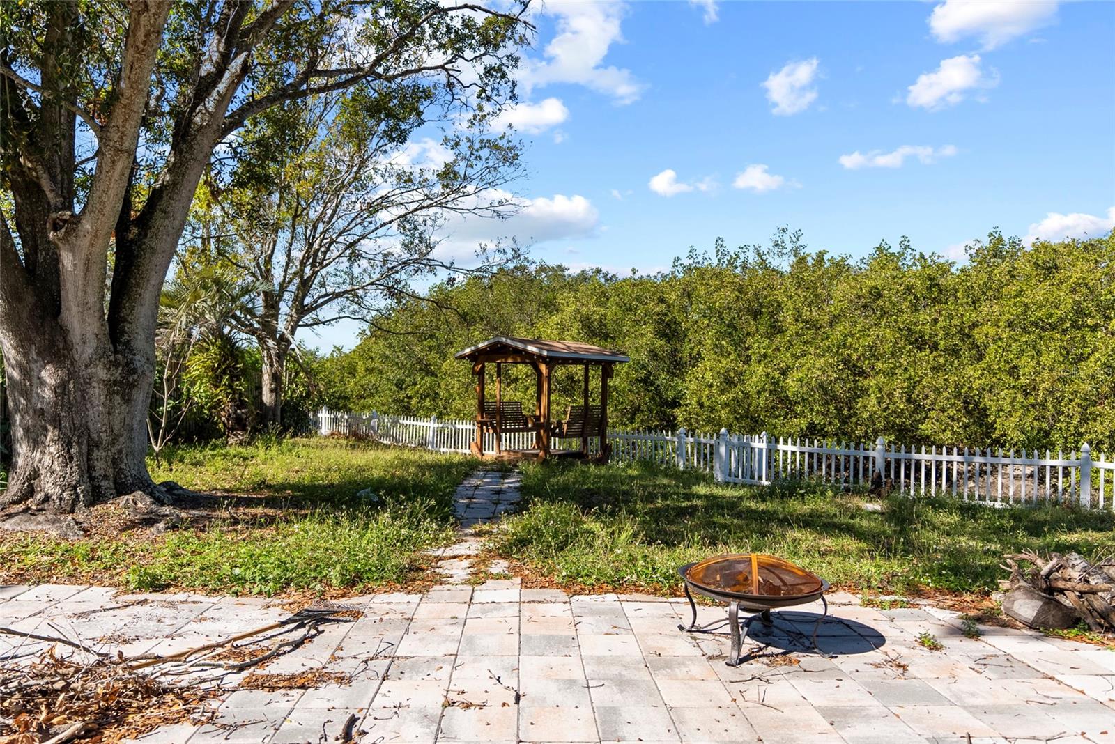 4410 WALTHAM DR, TAMPA, FL, 33634