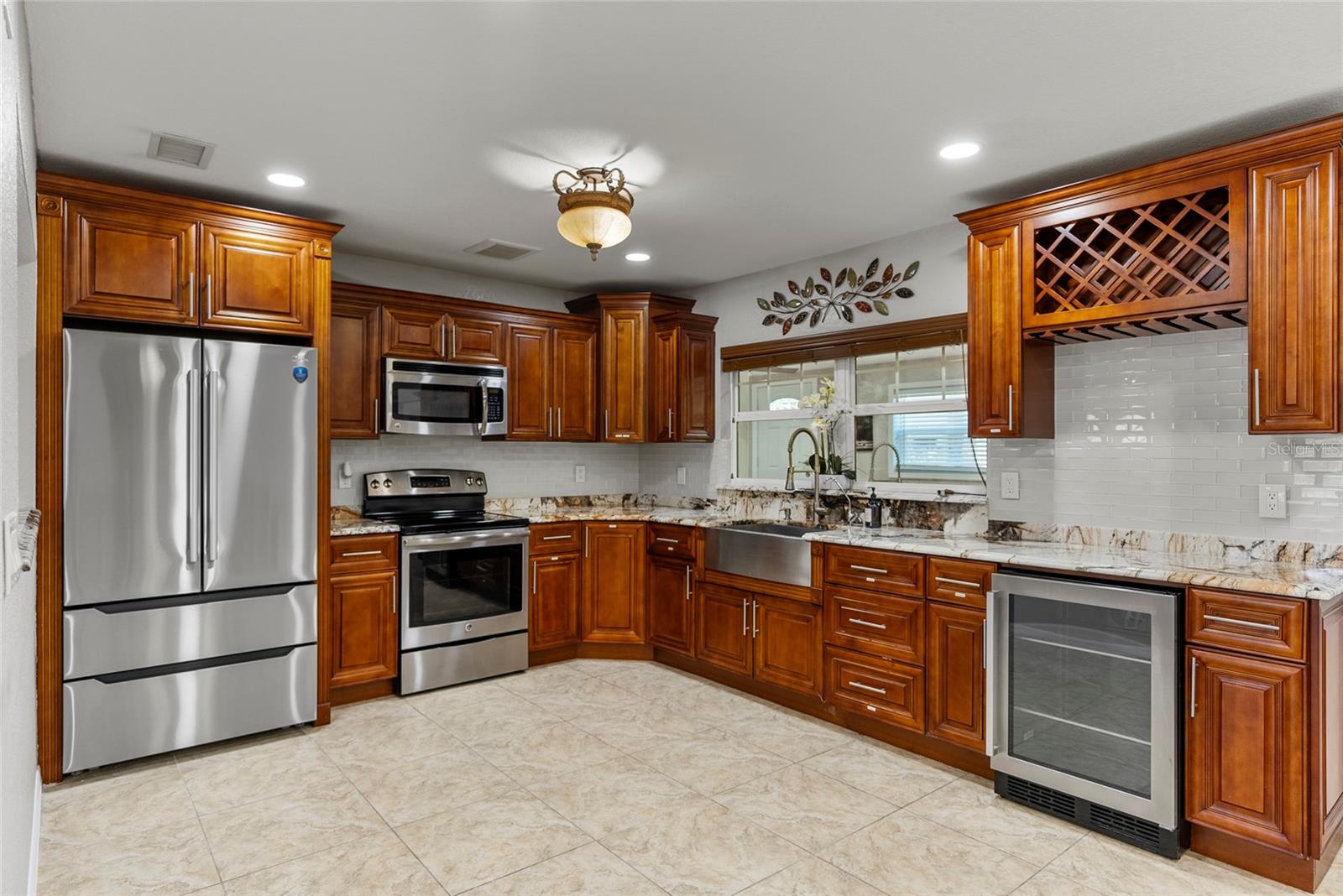 4410 WALTHAM DR, TAMPA, FL, 33634