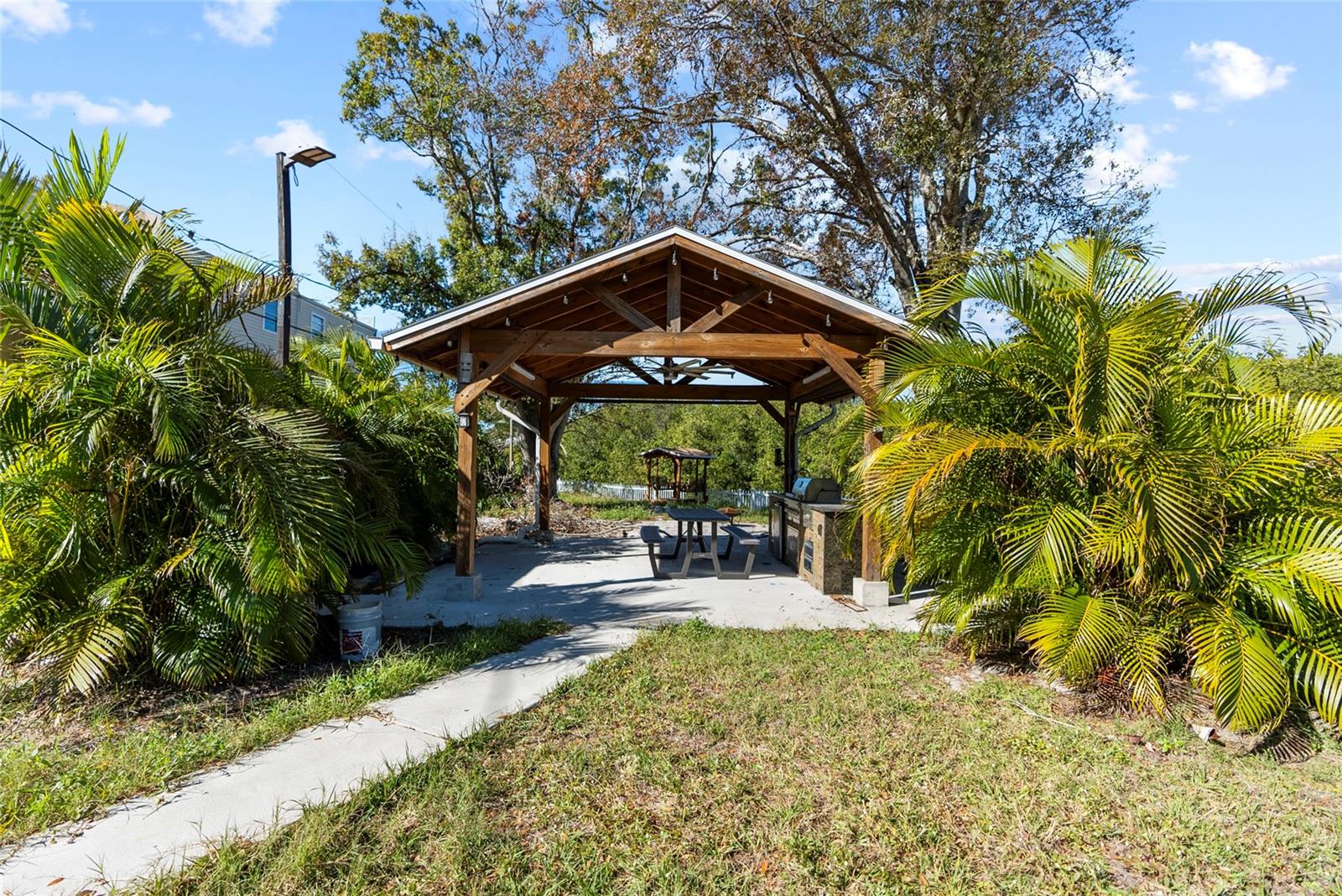 4410 WALTHAM DR, TAMPA, FL, 33634