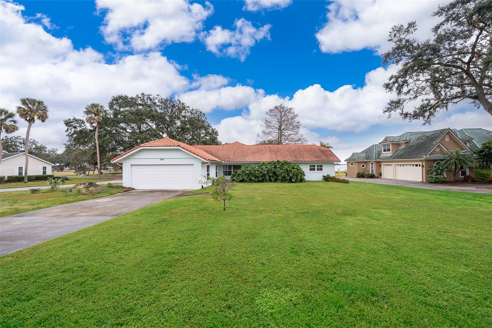 808 N SHORE DR, LEESBURG, FL, 34748