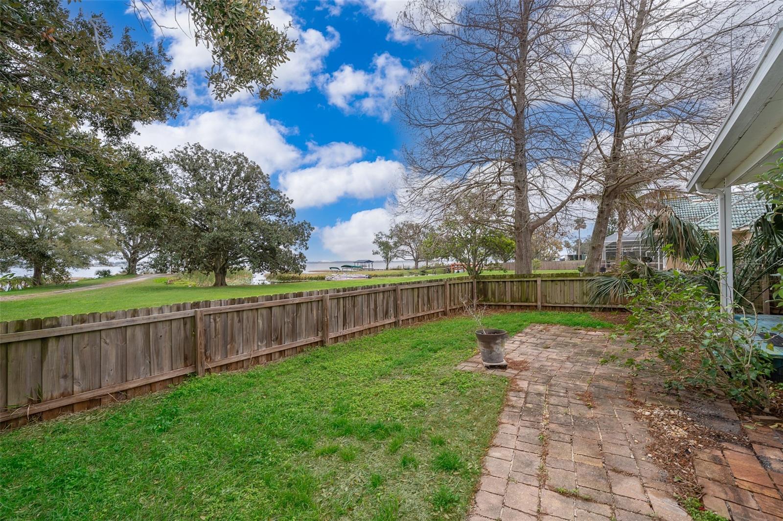 808 N SHORE DR, LEESBURG, FL, 34748