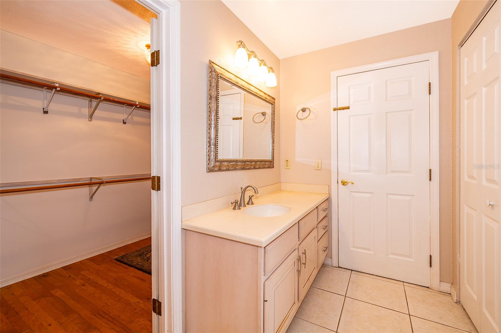 808 N SHORE DR, LEESBURG, FL, 34748