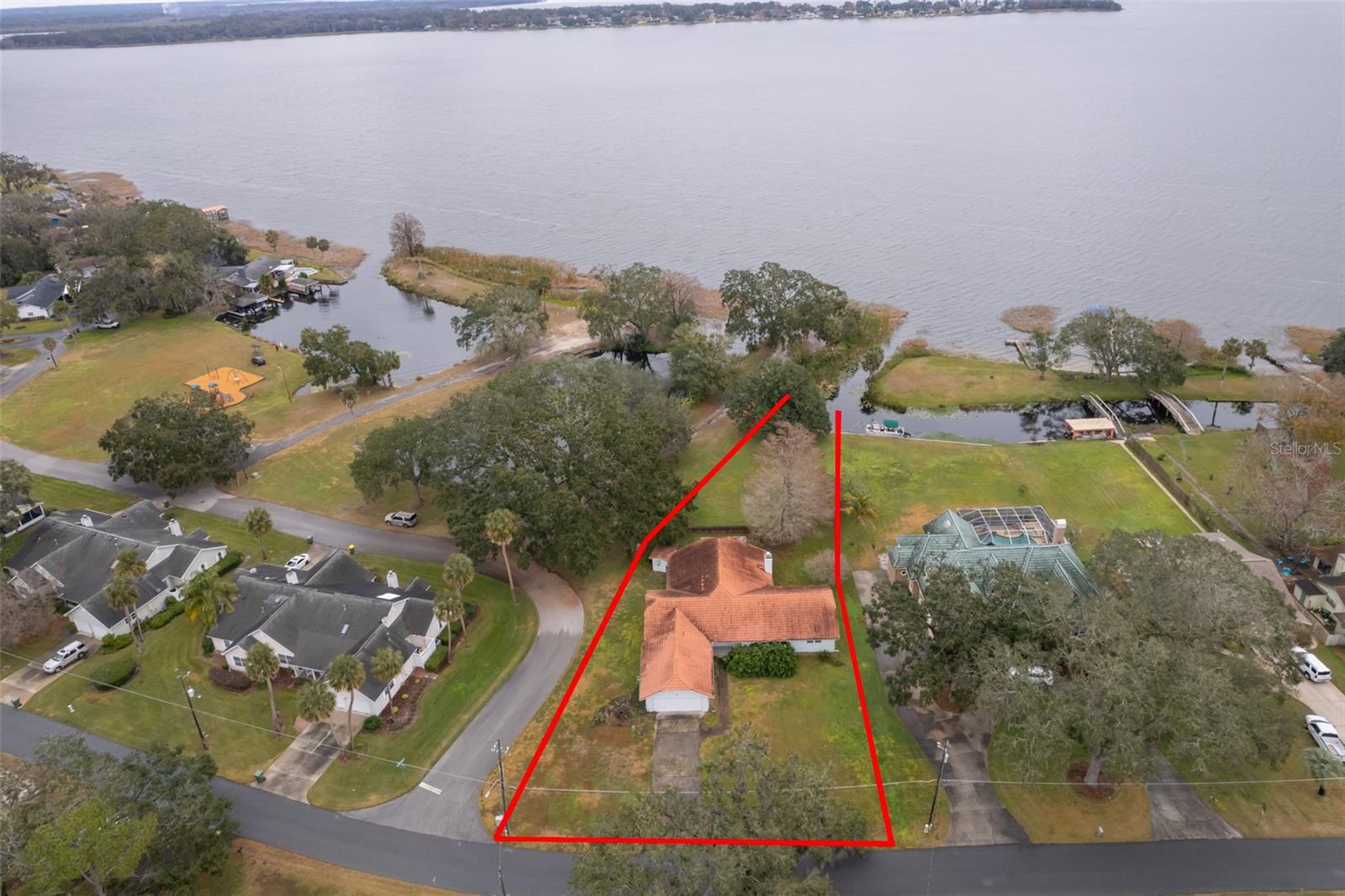 808 N SHORE DR, LEESBURG, FL, 34748