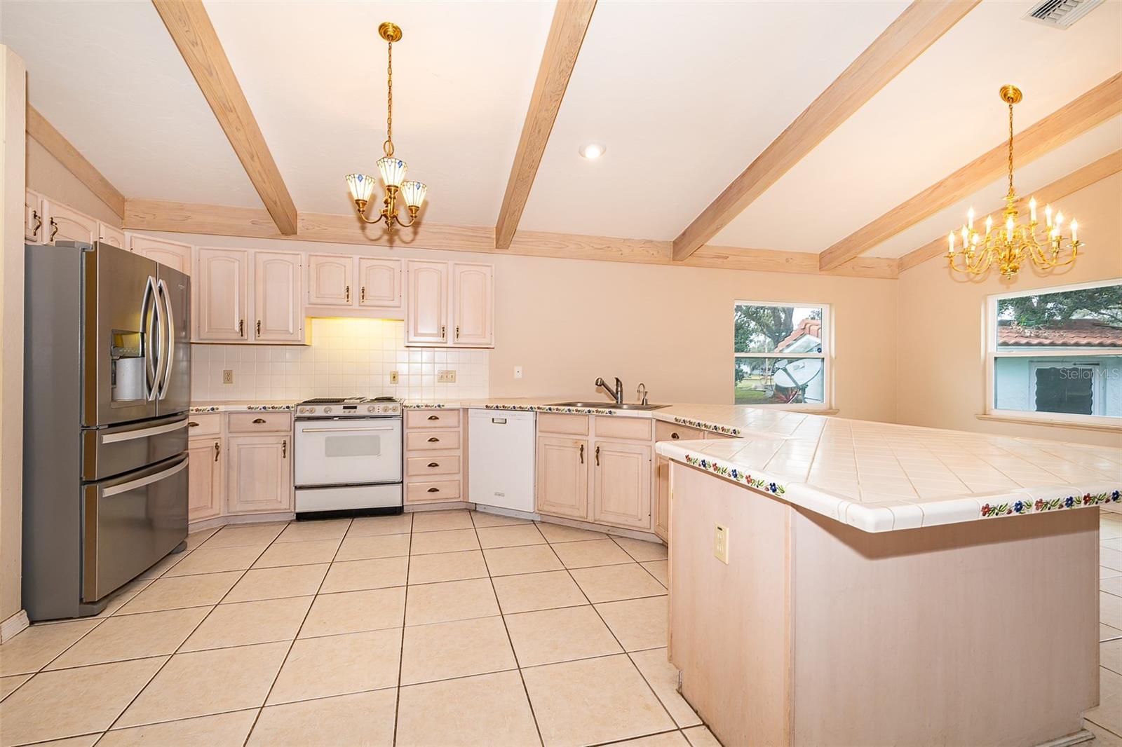 808 N SHORE DR, LEESBURG, FL, 34748