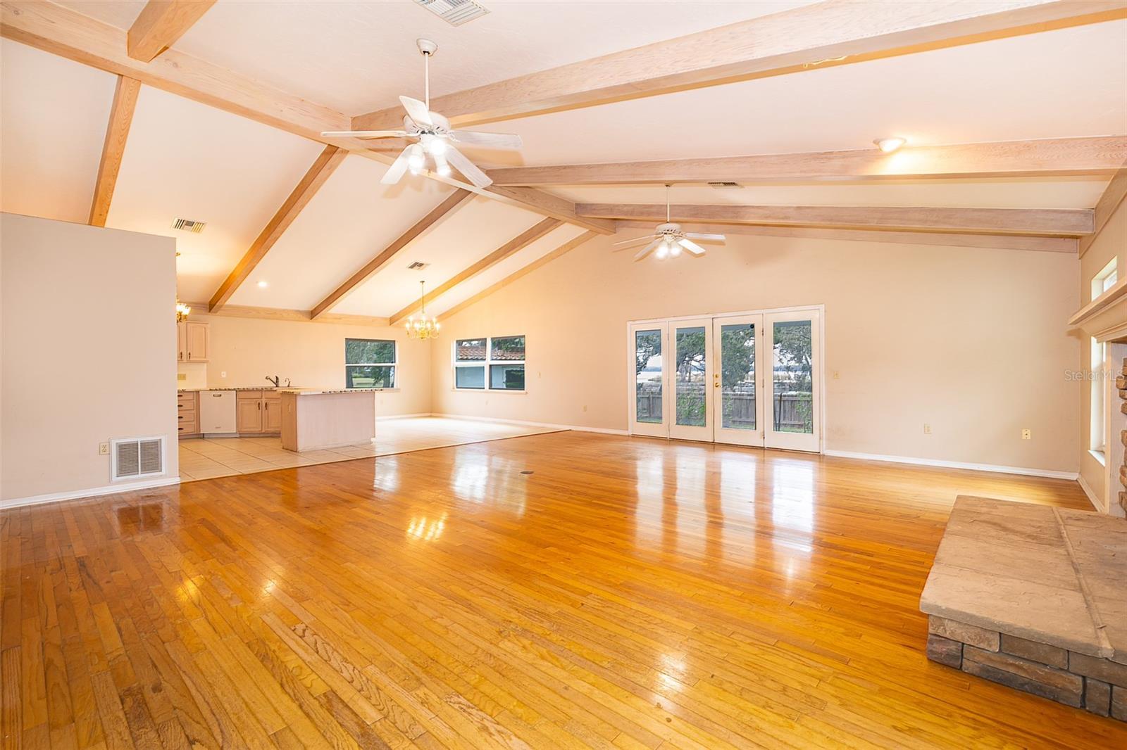 808 N SHORE DR, LEESBURG, FL, 34748