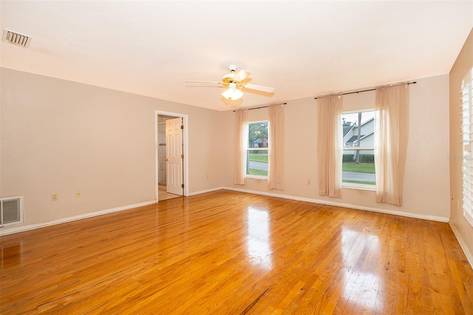 808 N SHORE DR, LEESBURG, FL, 34748
