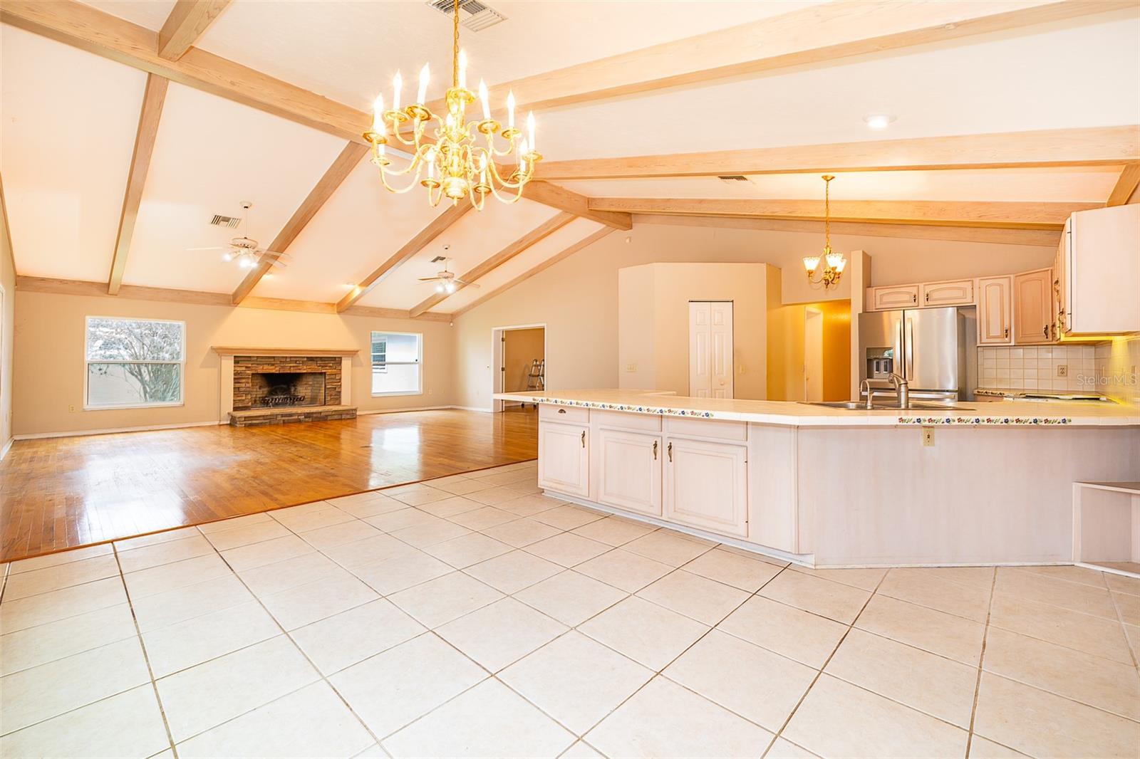 808 N SHORE DR, LEESBURG, FL, 34748
