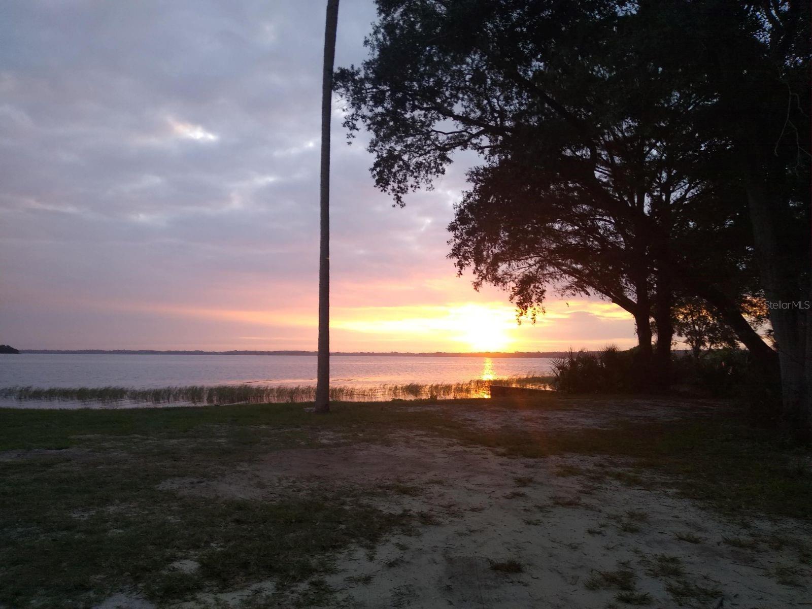 808 N SHORE DR, LEESBURG, FL, 34748