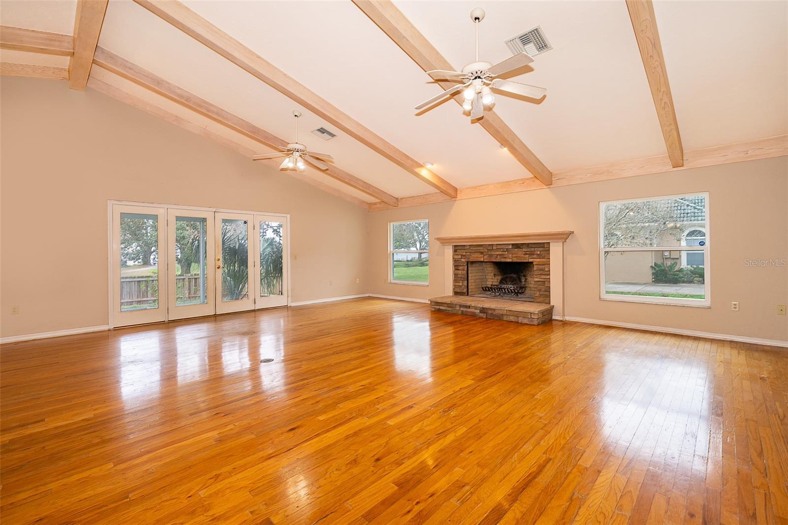 808 N SHORE DR, LEESBURG, FL, 34748