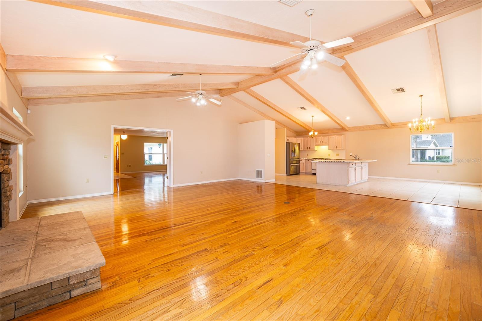 808 N SHORE DR, LEESBURG, FL, 34748