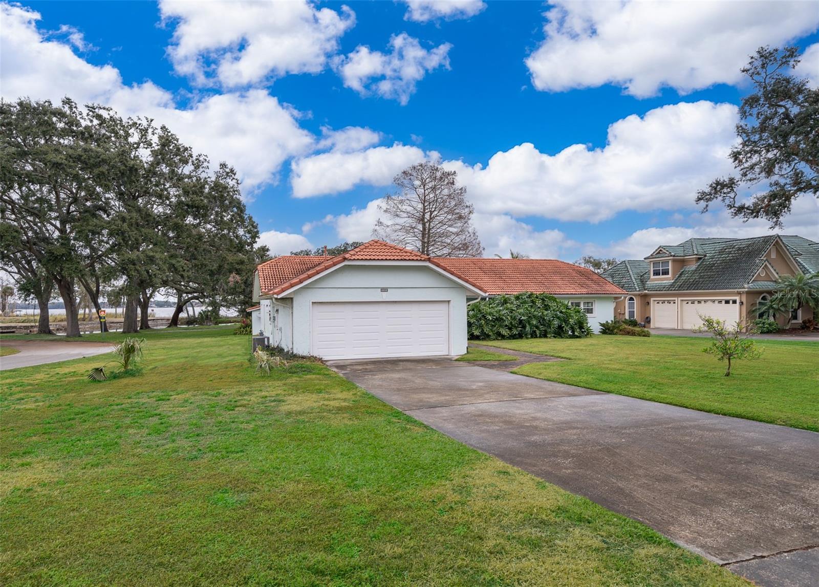 808 N SHORE DR, LEESBURG, FL, 34748
