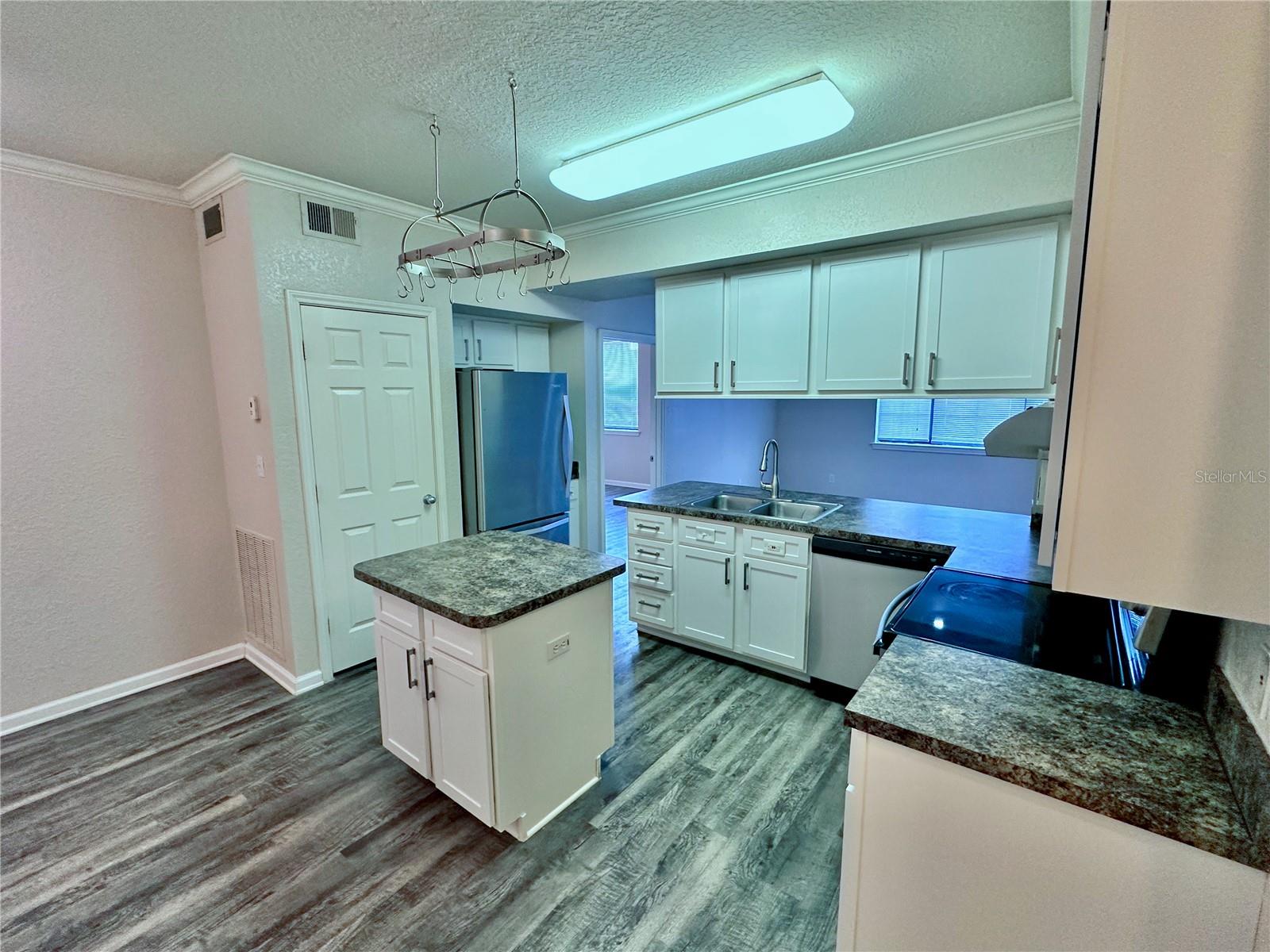 911 N ORANGE AVE #127, ORLANDO, FL, 32801