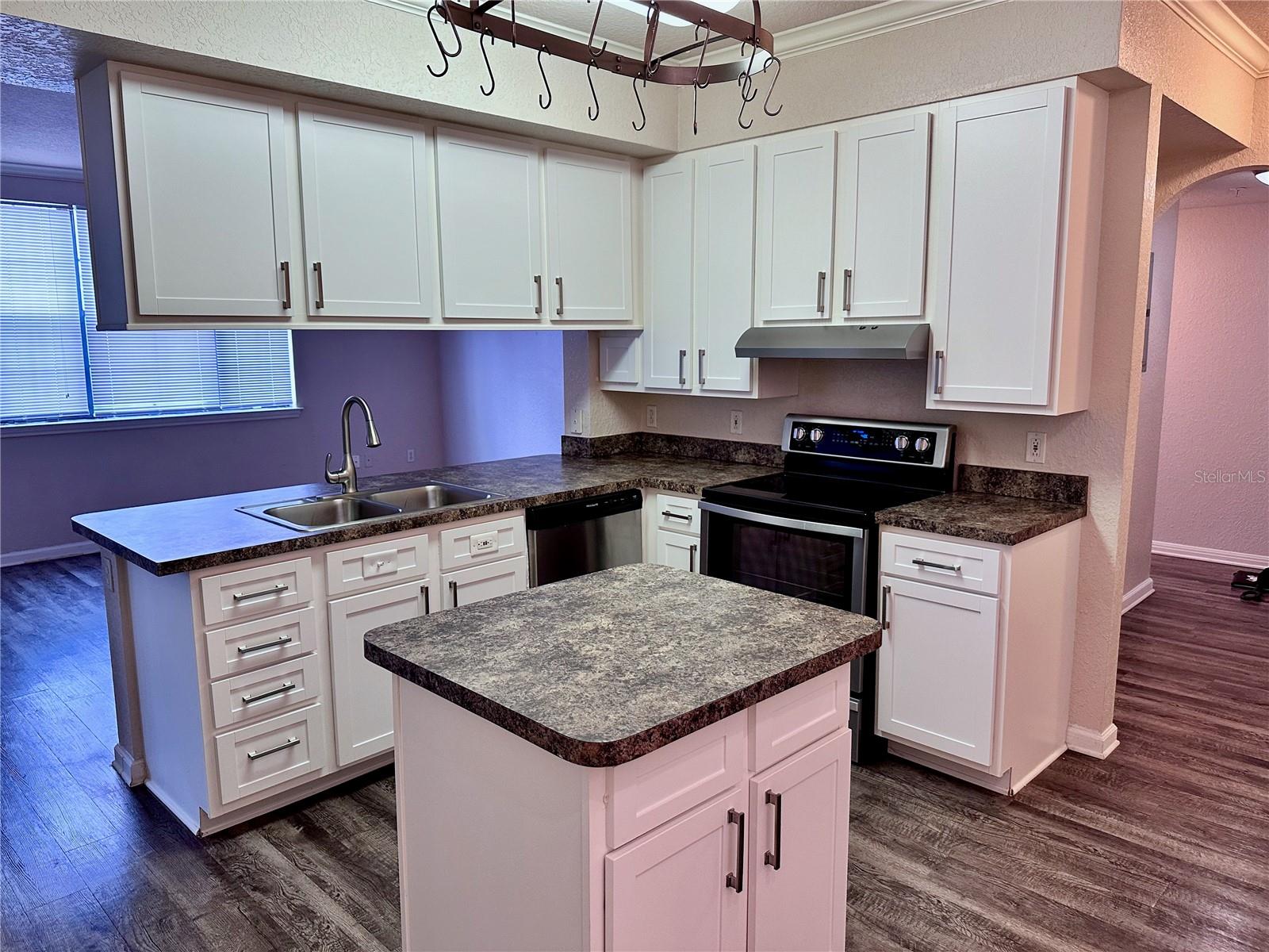 911 N ORANGE AVE #127, ORLANDO, FL, 32801