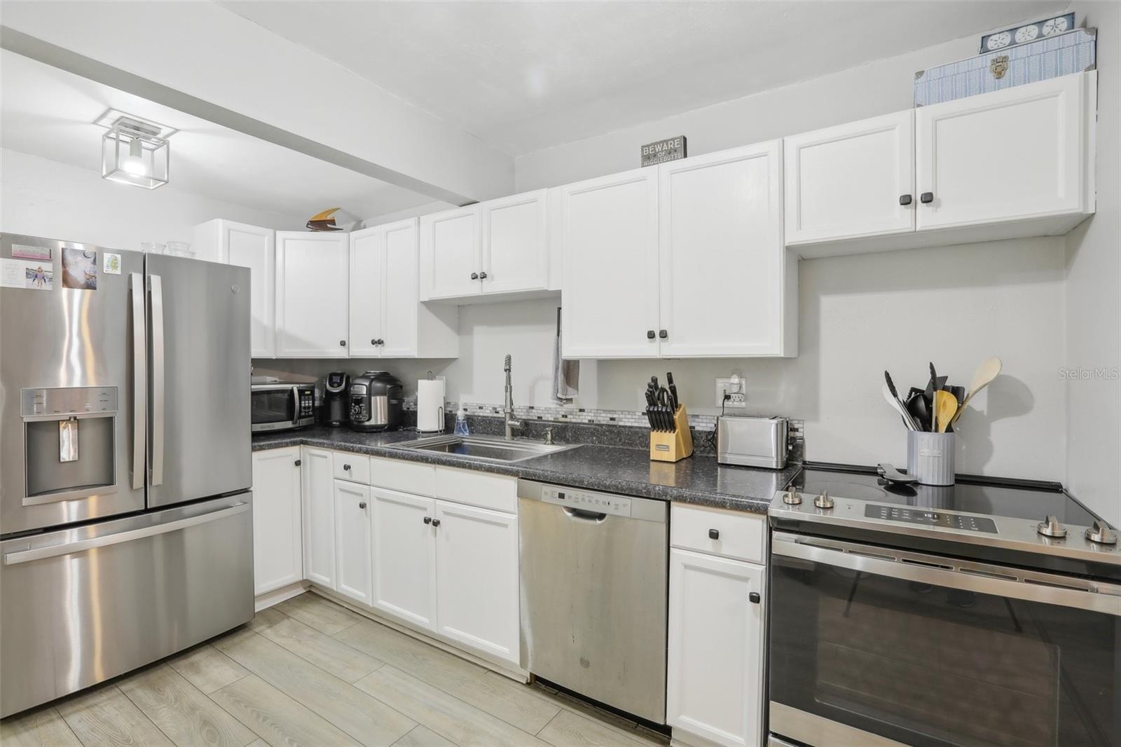 6108 PERSHING ST NE, ST PETERSBURG, FL, 33703