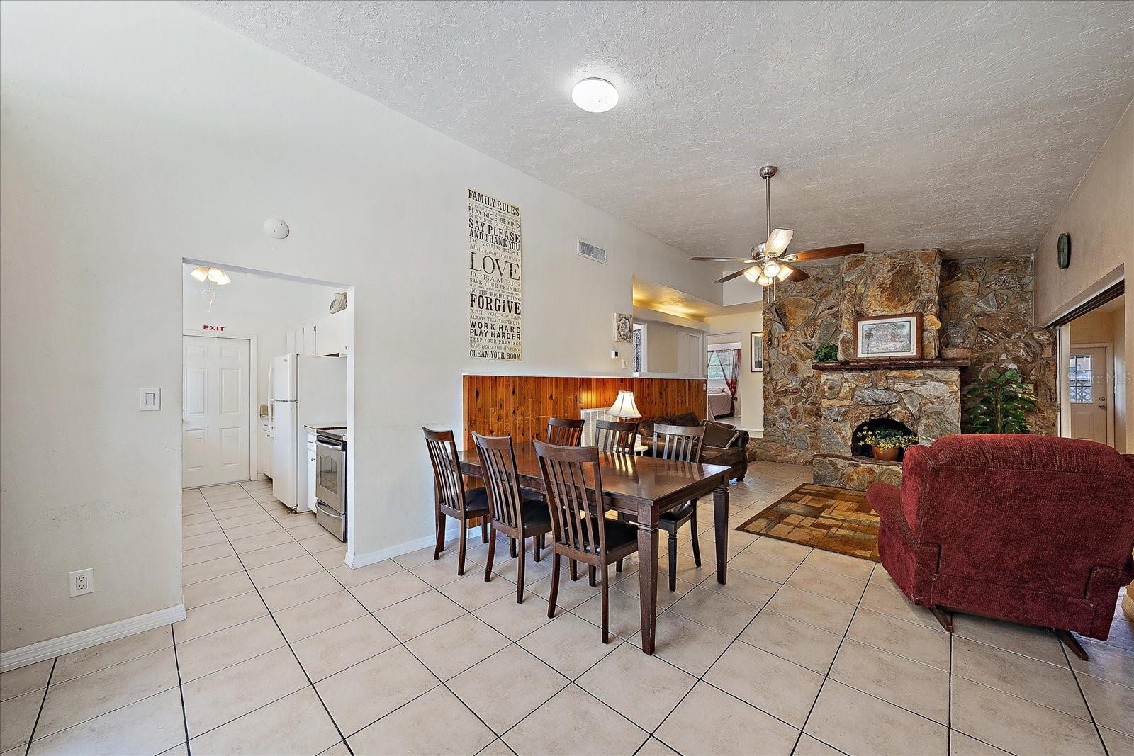 2820 GREENBRIAR ST, SARASOTA, FL, 34237