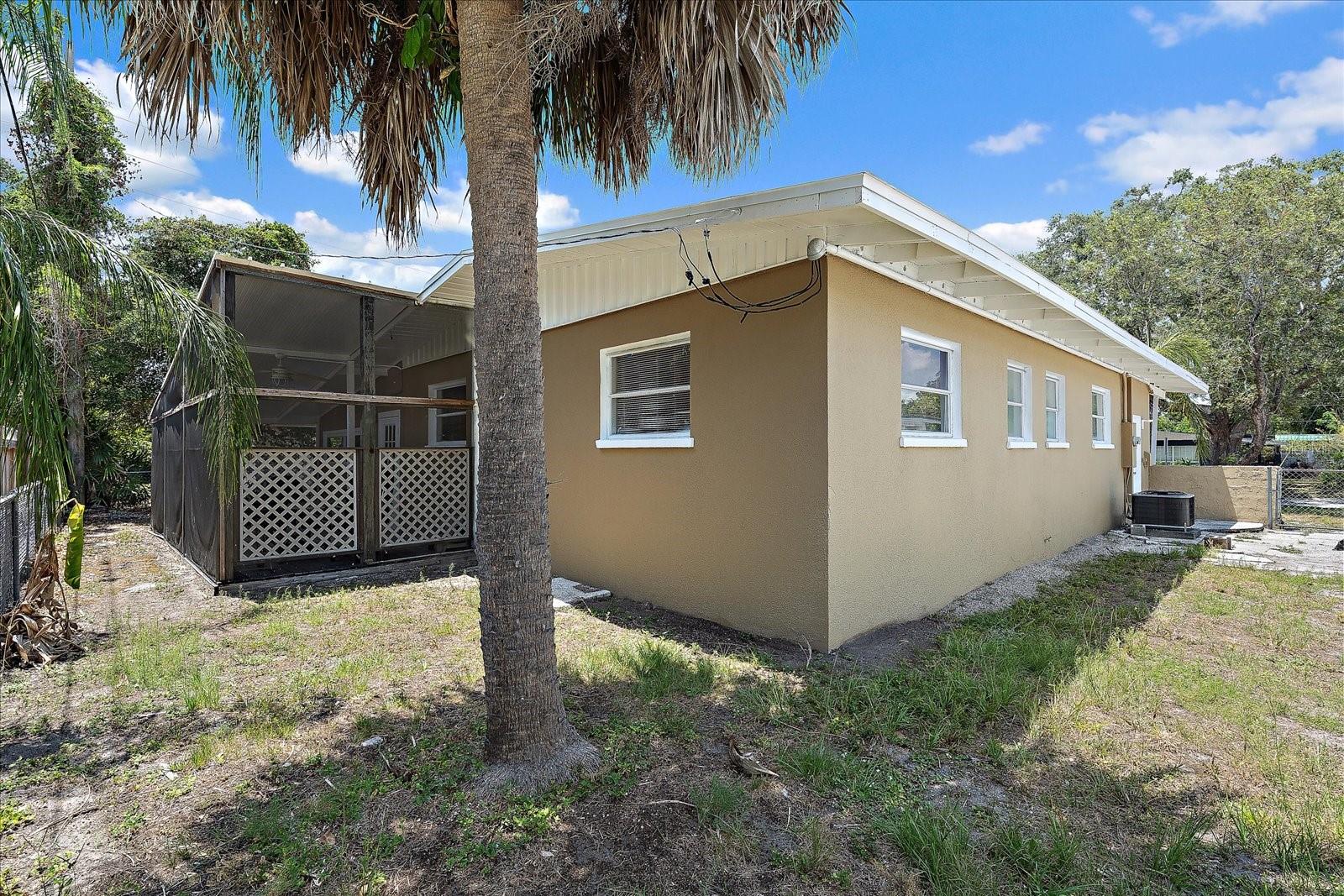 2820 GREENBRIAR ST, SARASOTA, FL, 34237