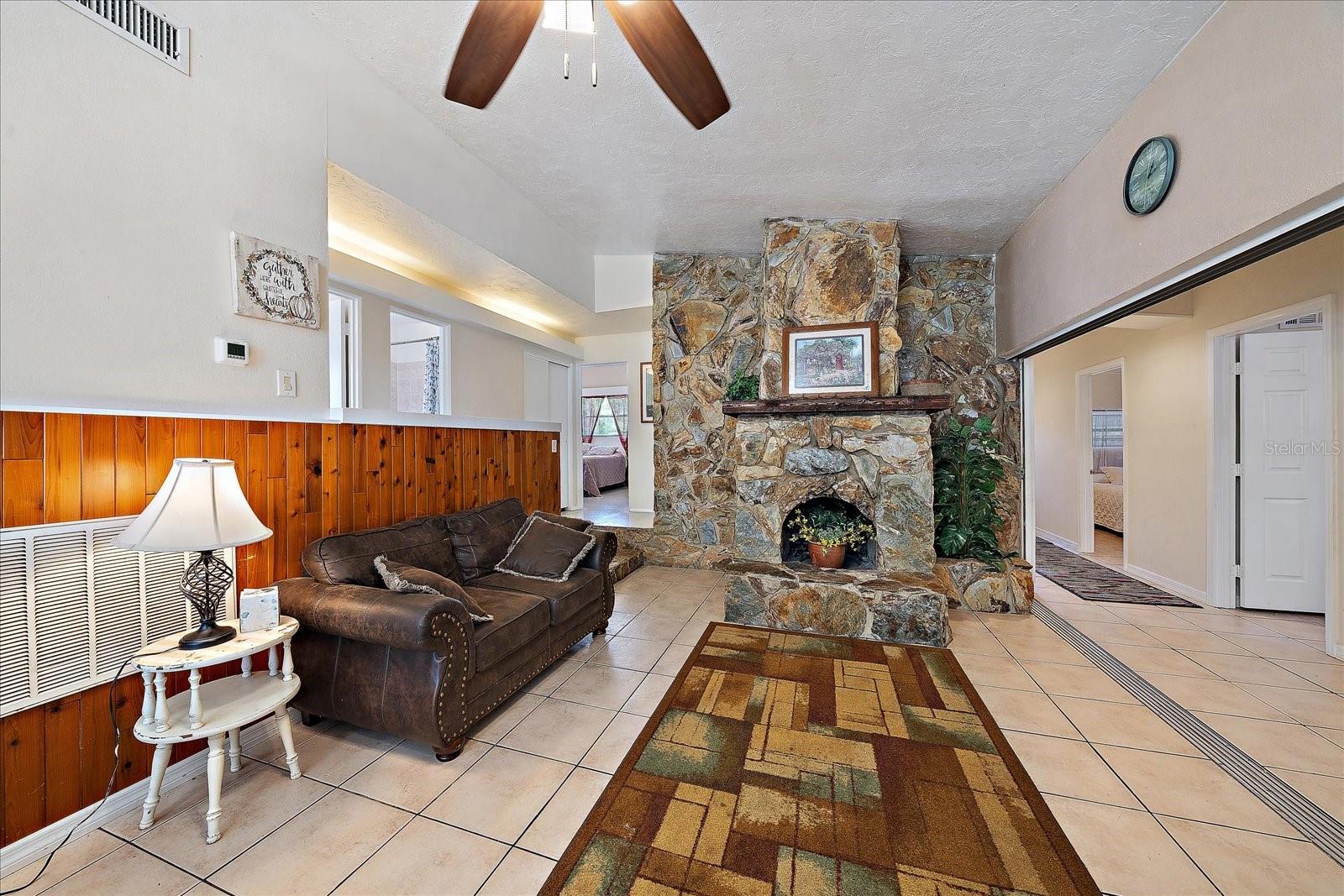 2820 GREENBRIAR ST, SARASOTA, FL, 34237