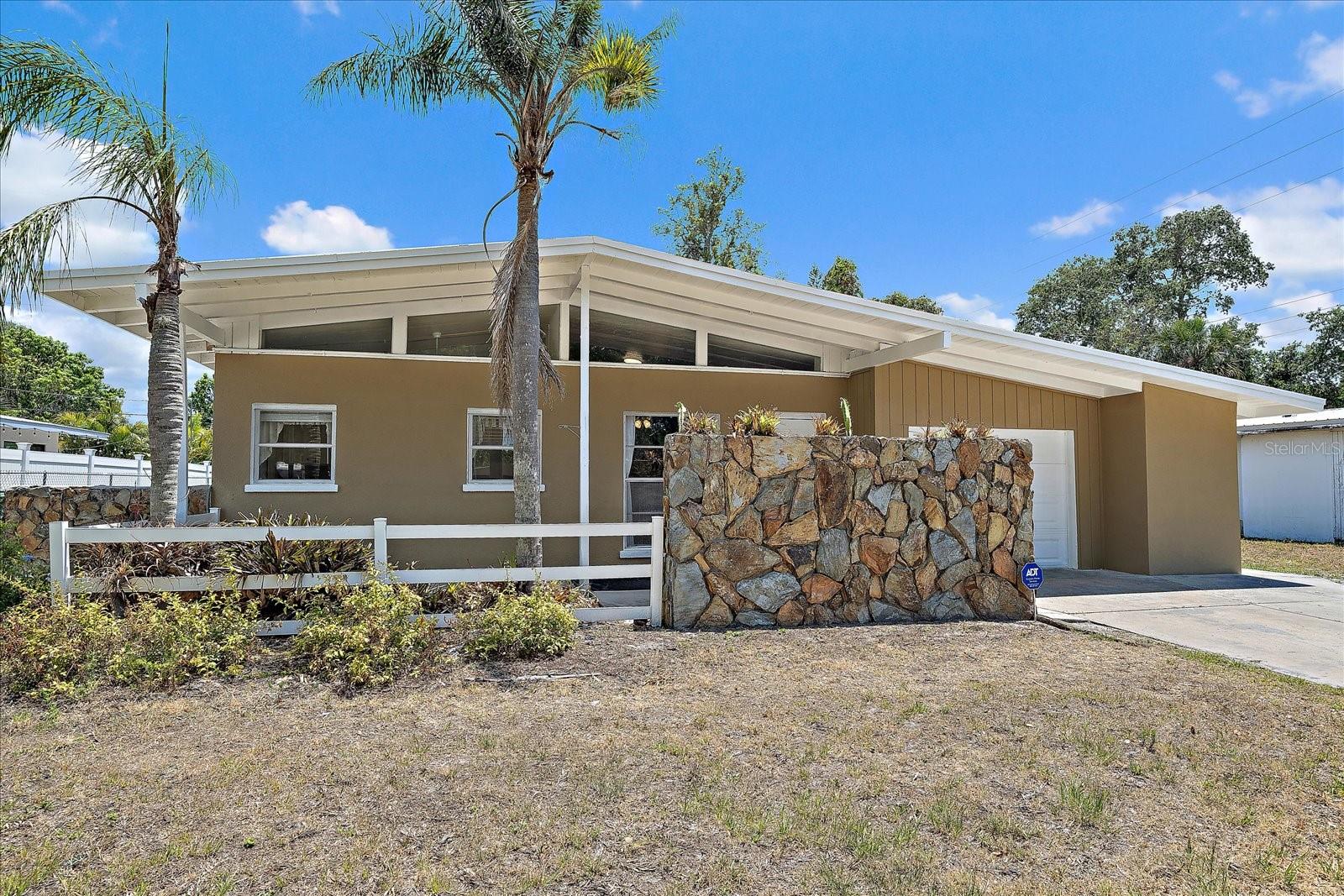 2820 GREENBRIAR ST, SARASOTA, FL, 34237