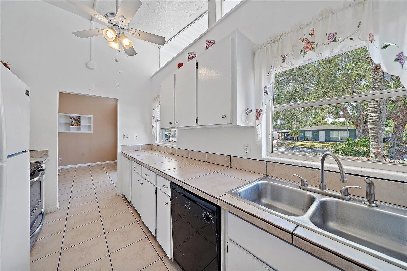 2820 GREENBRIAR ST, SARASOTA, FL, 34237