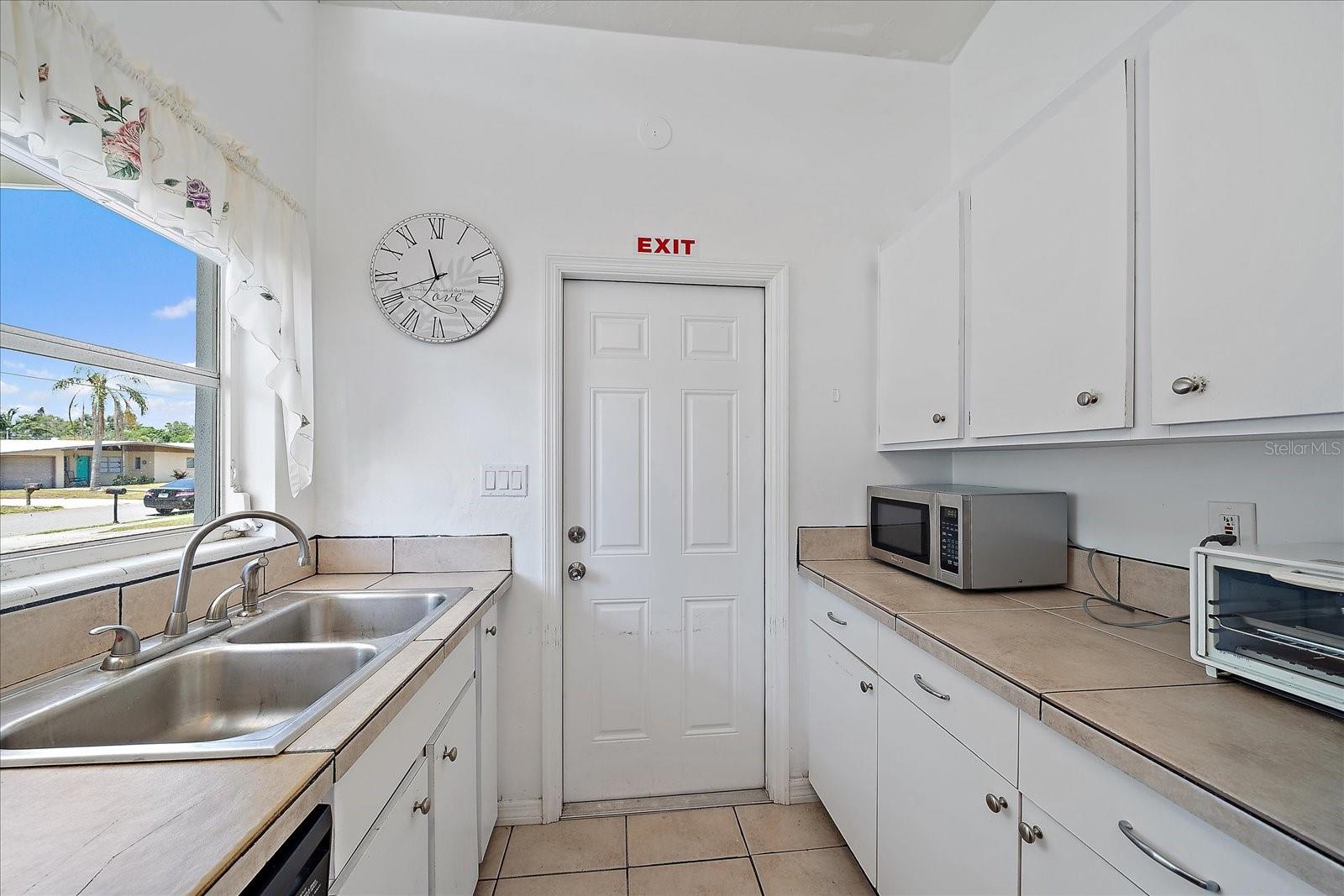 2820 GREENBRIAR ST, SARASOTA, FL, 34237