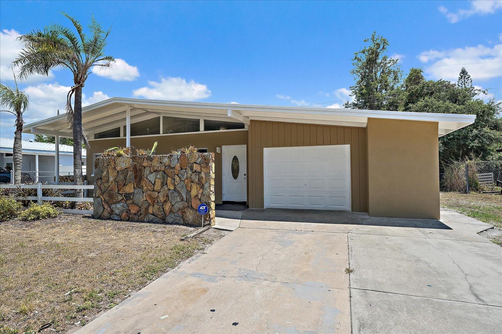 2820 GREENBRIAR ST, SARASOTA, FL, 34237